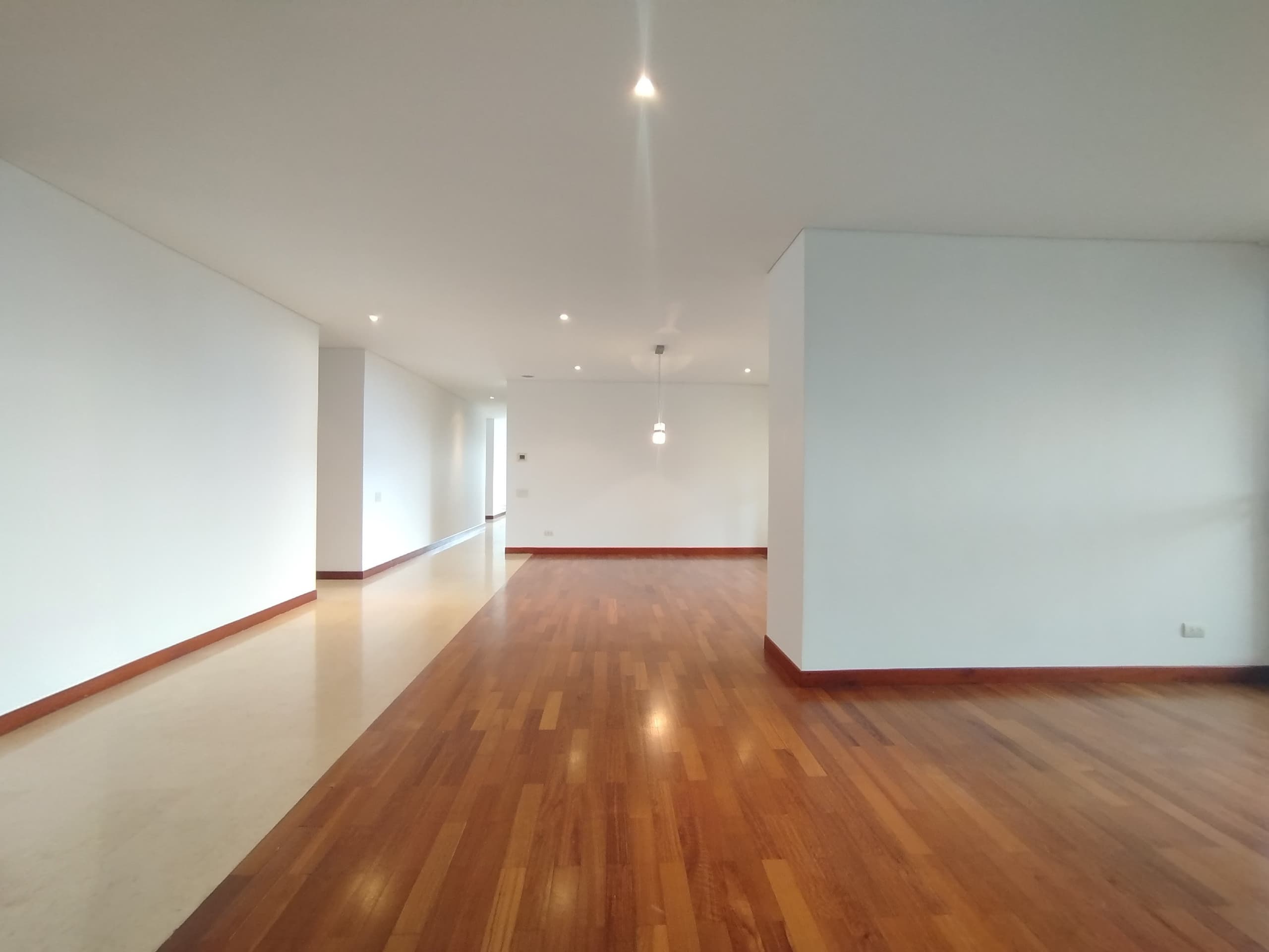 Apartamento en arriendo en La Calera, Poblado, Medellín — foto 4 de 20