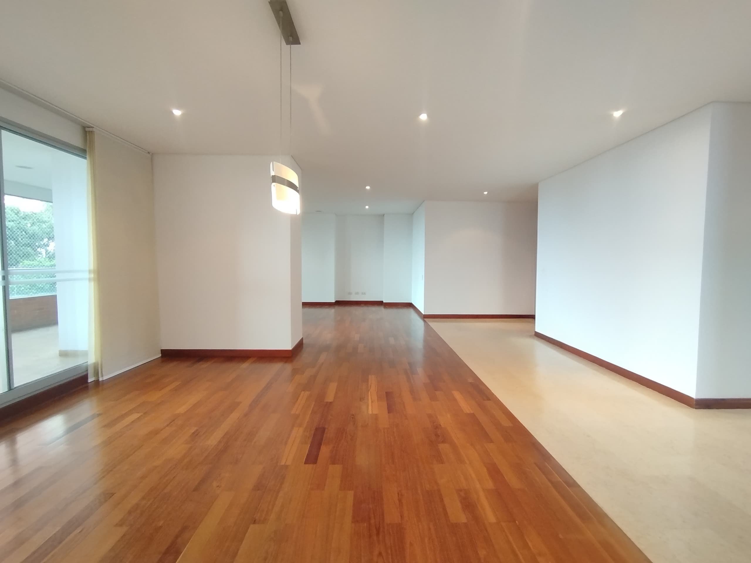 Apartamento en arriendo en La Calera, Poblado, Medellín — foto 5 de 20