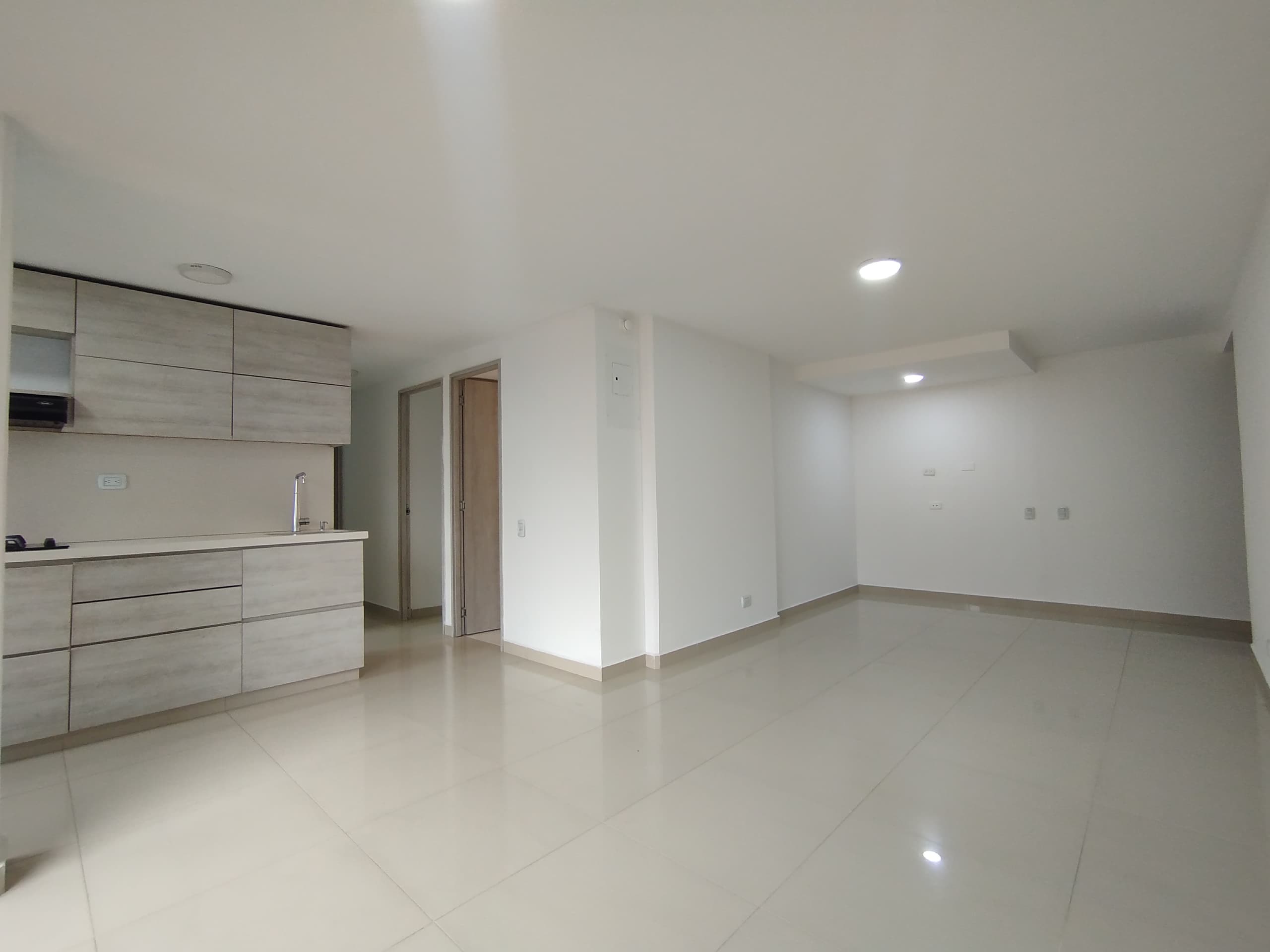 Apartamento en arriendo en Castropol, Poblado, Medellín — foto 3 de 20
