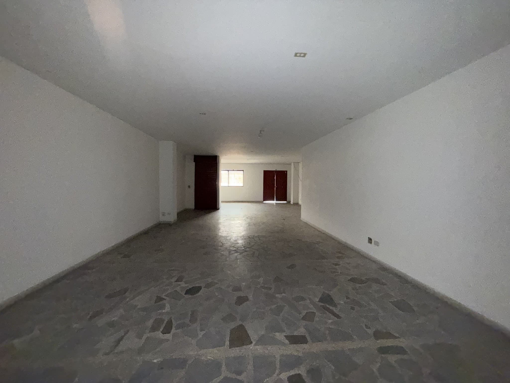 Bodega en arriendo en Caribe, Medellín — foto 2 de 13