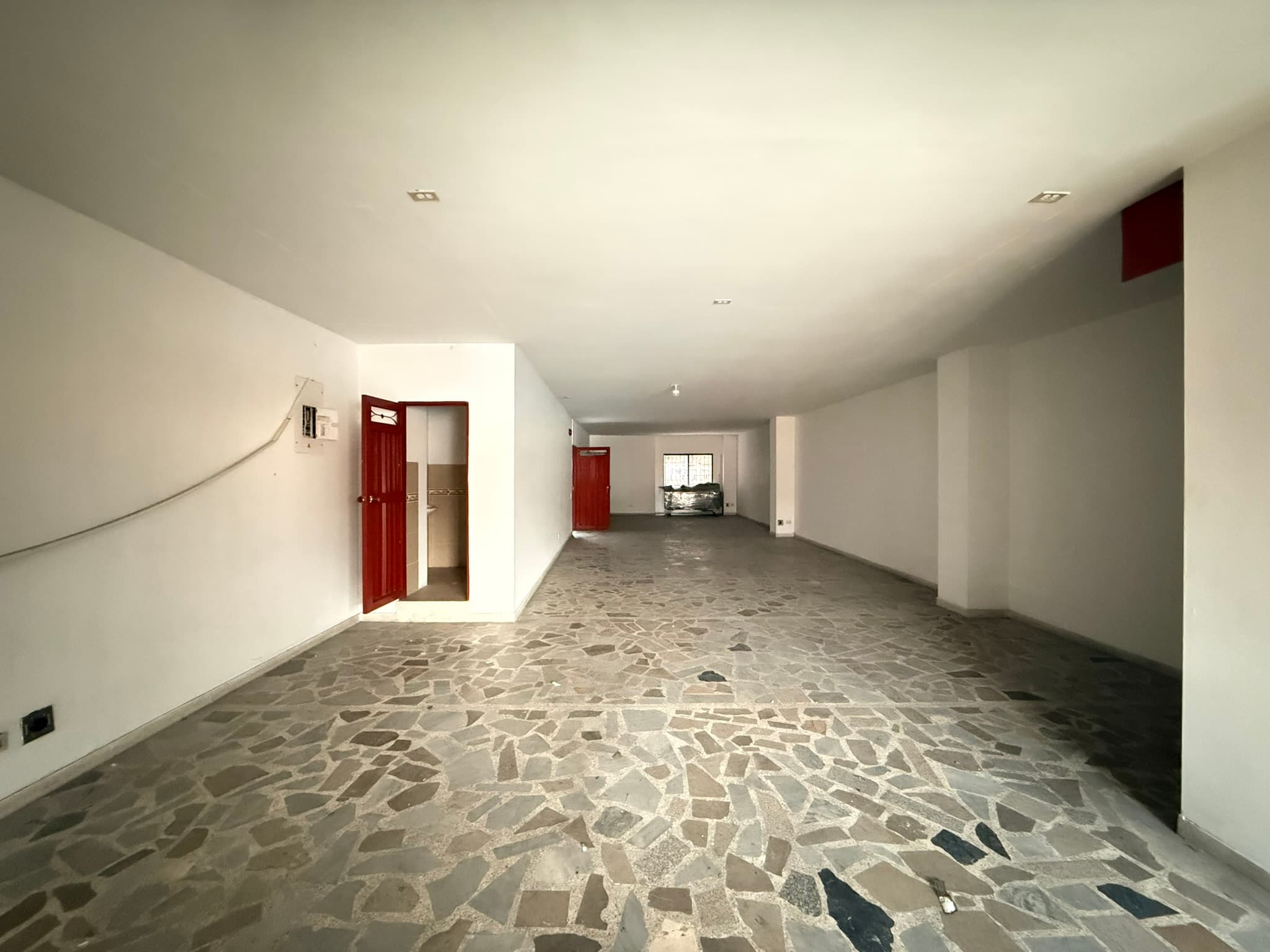 Bodega en arriendo en Caribe, Medellín — foto 5 de 13