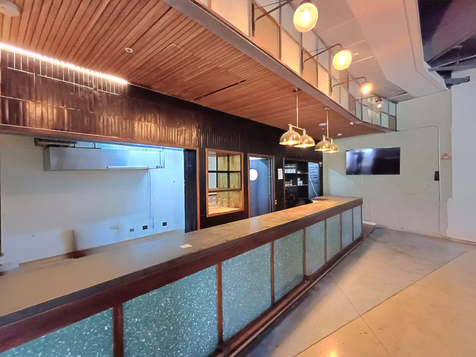 Local en arriendo en San Lucas, Poblado, Medellín — foto 2 de 10