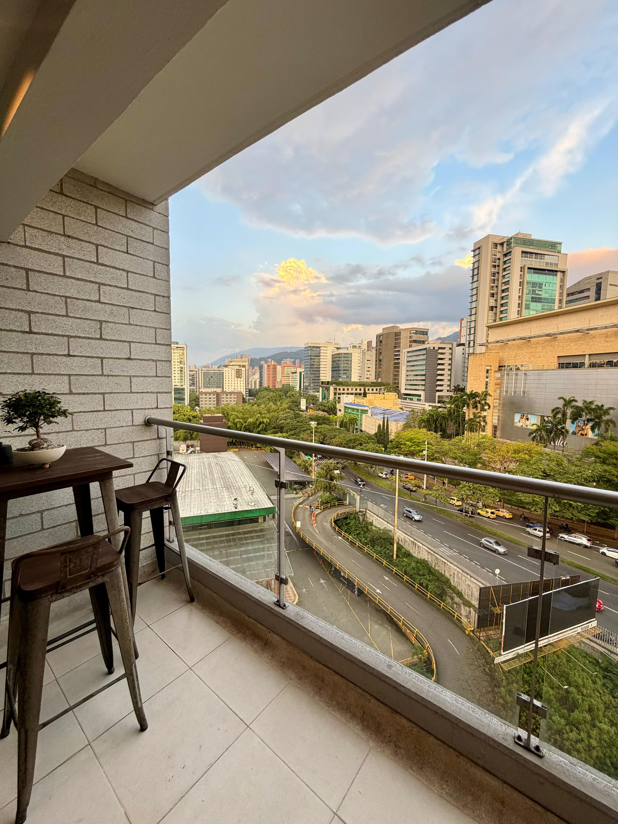 Apartamento en arriendo en Los Balsos, Poblado, Medellín — foto 3 de 17