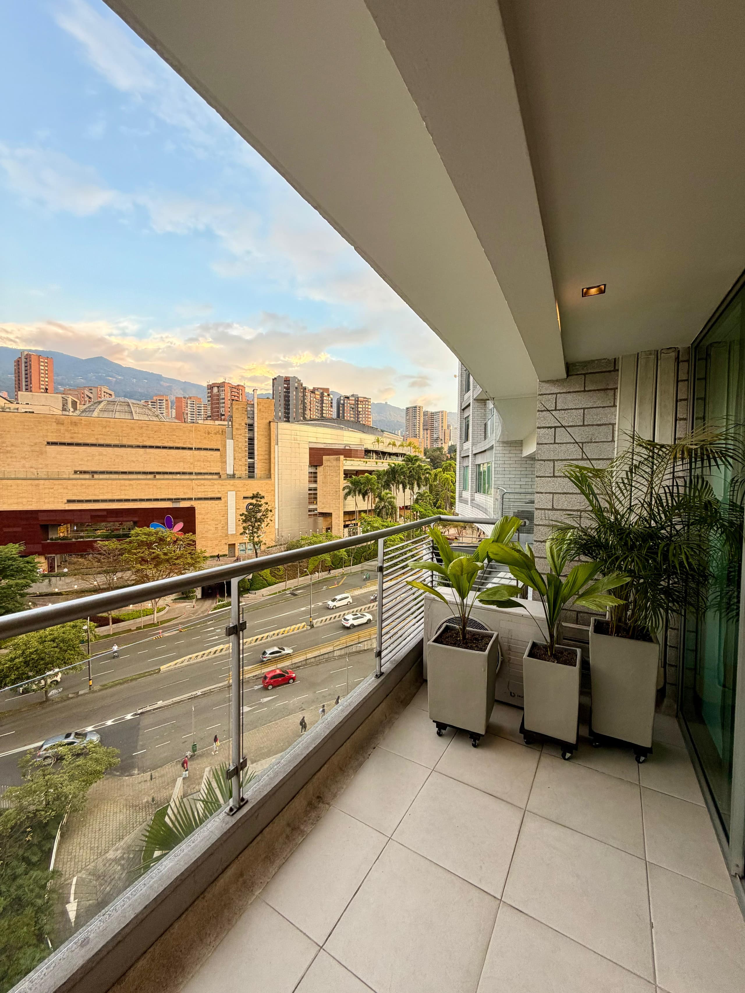 Apartamento en arriendo en Los Balsos, Poblado, Medellín — foto 4 de 17
