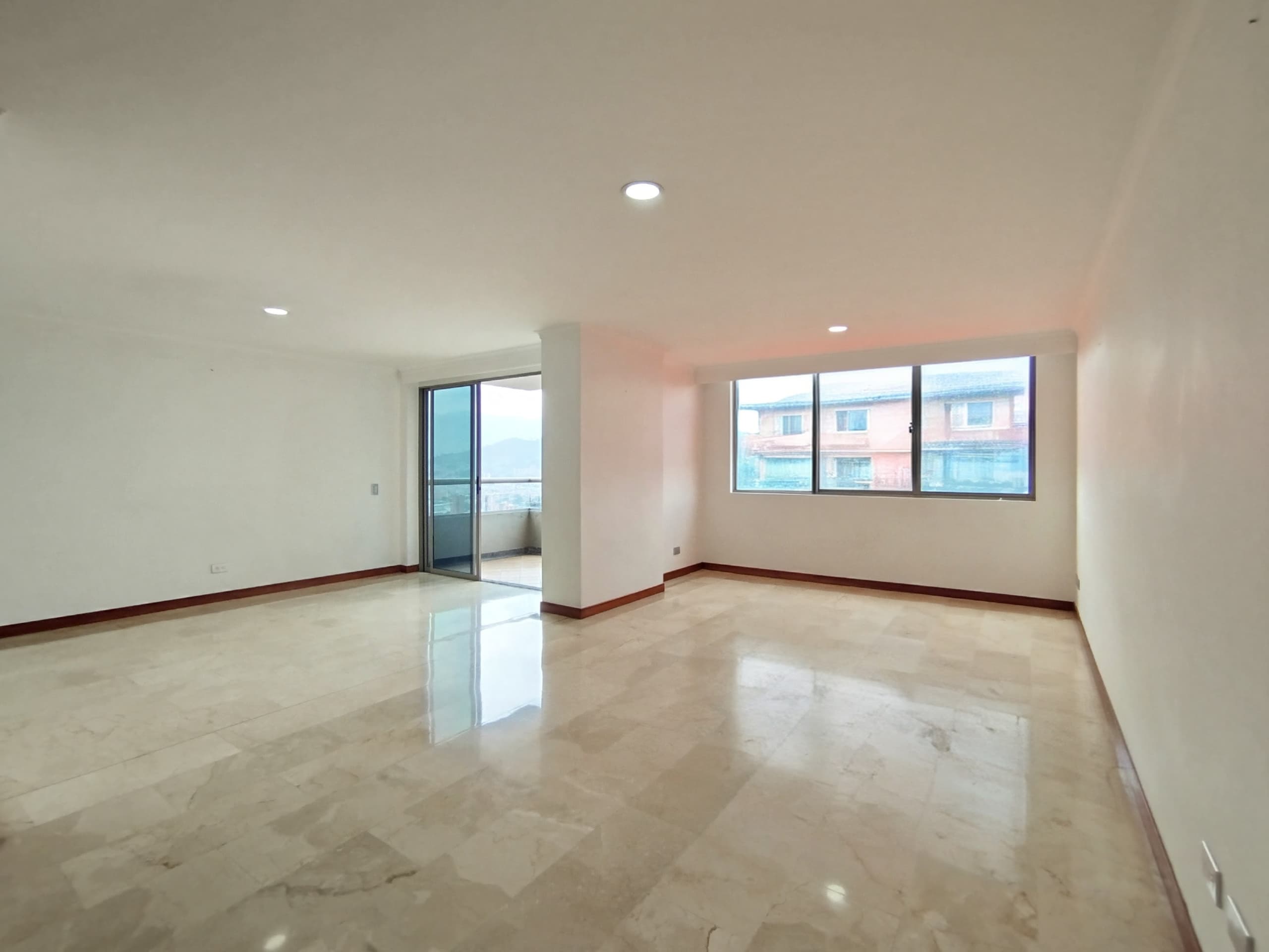 Apartamento en arriendo en Los Balsos, Poblado, Medellín — foto 2 de 20