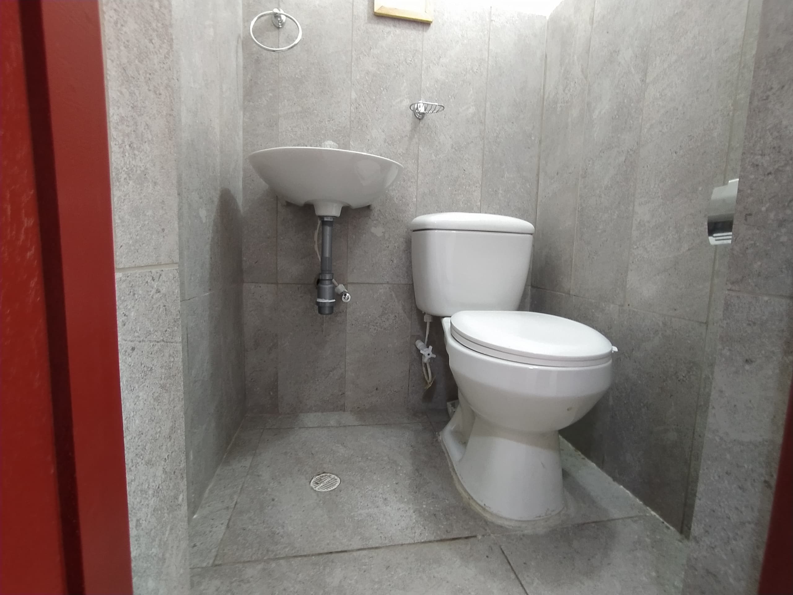 Local en arriendo en Los Colores, Laureles, Medellín — foto 4 de 15