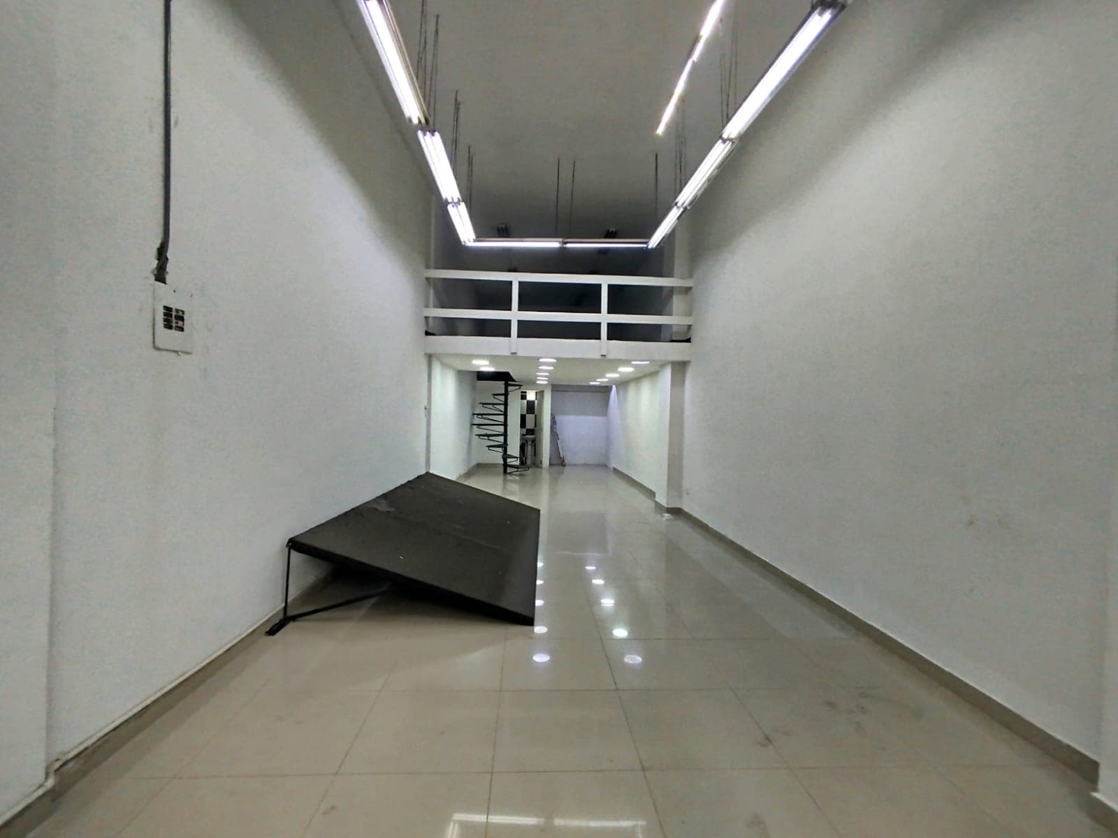 Local en arriendo en Med, Centro, Medellín — foto 3 de 20
