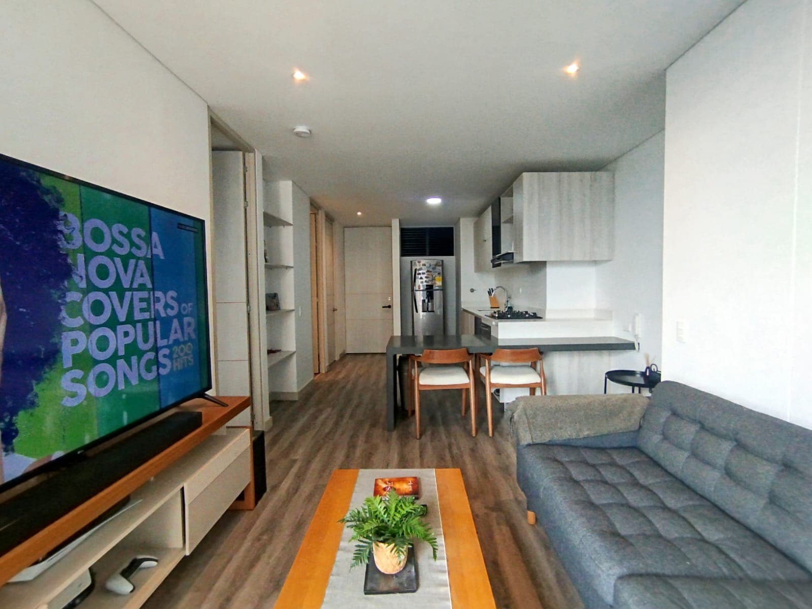 Apartamento en arriendo en Los Balsos, Poblado, Medellín — foto 3 de 20