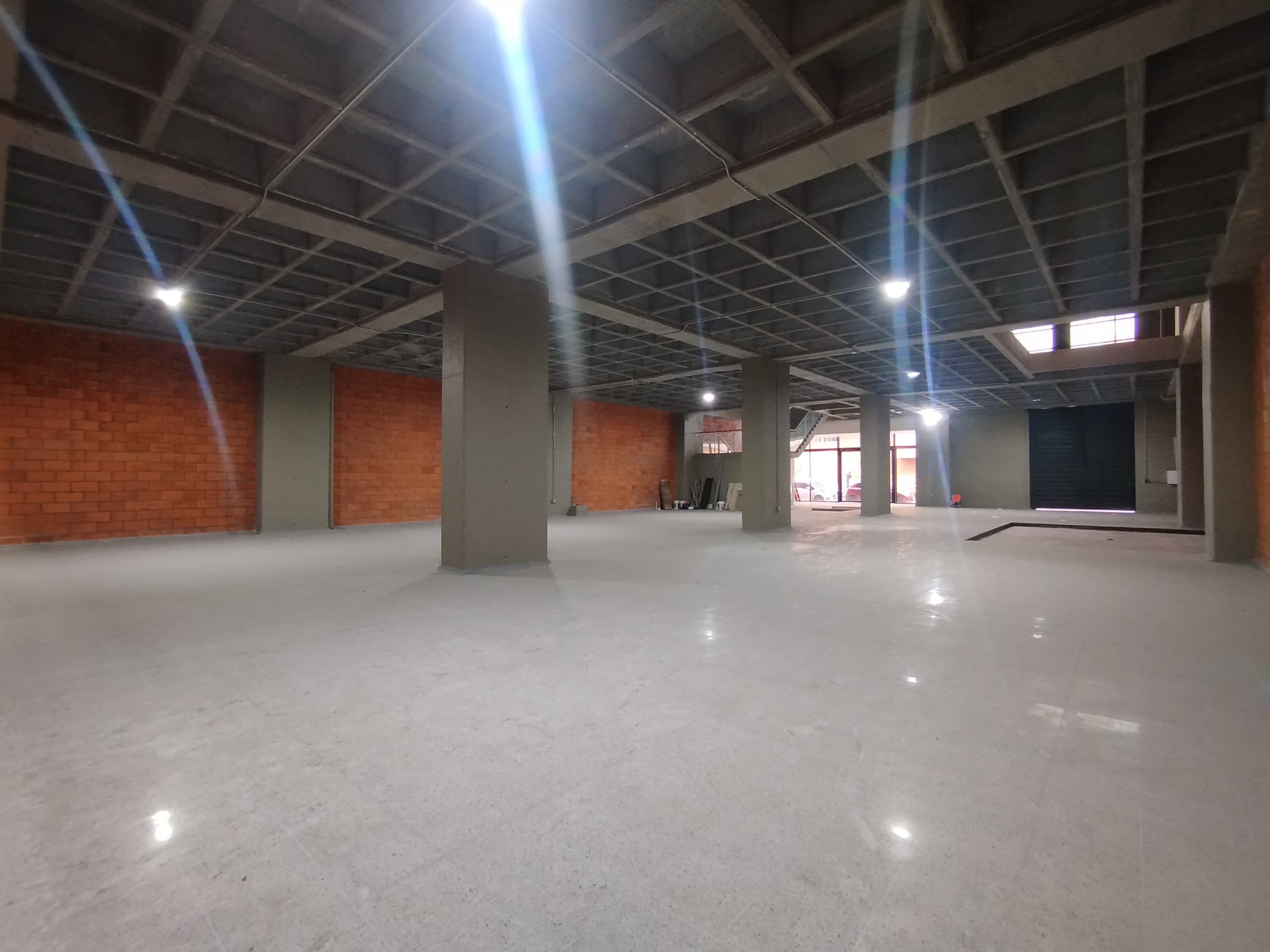 Bodega en arriendo en La Candelaria, Centro, Medellín — foto 3 de 20