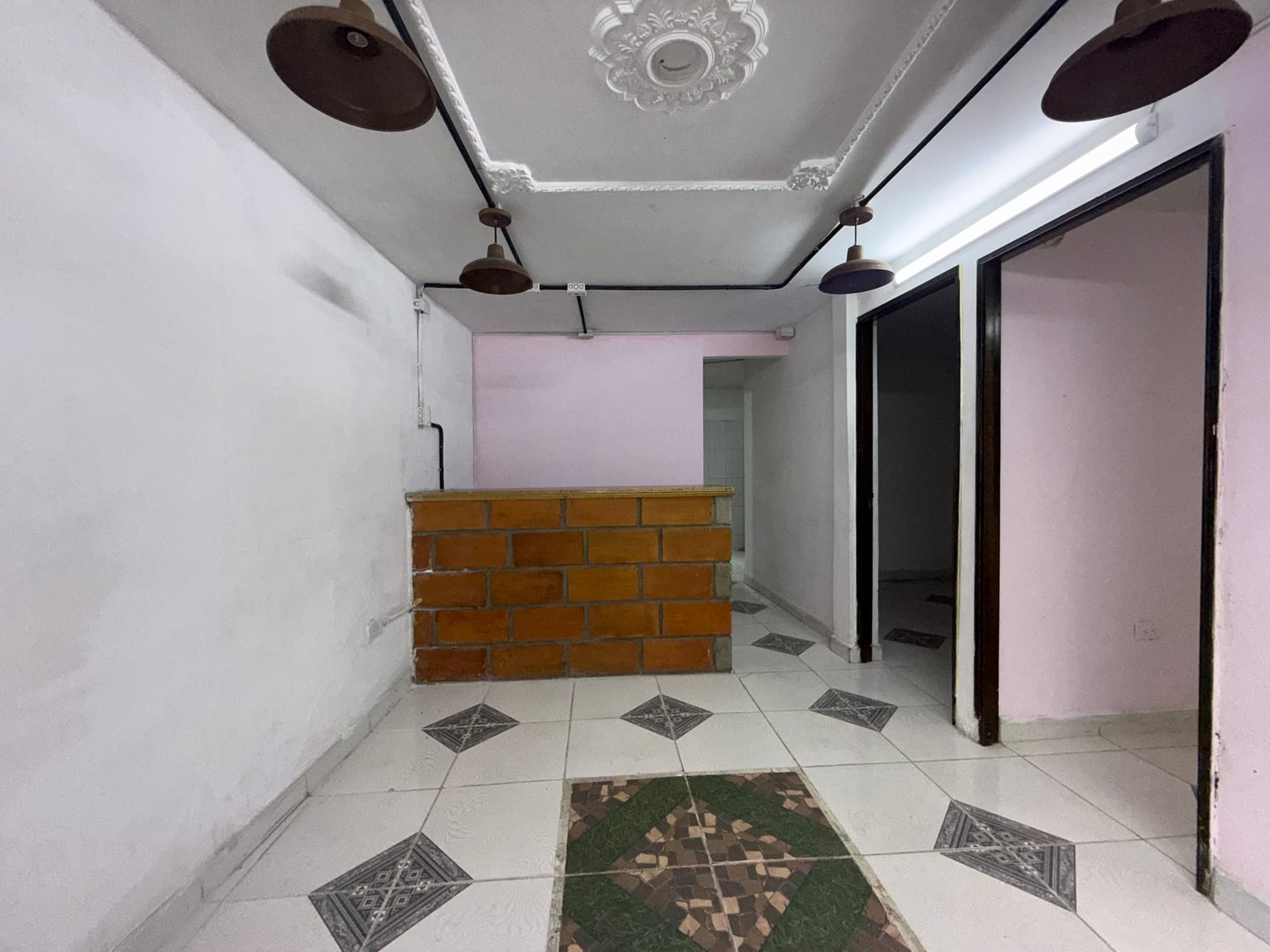 Casa Comercial en arriendo en Buenos Aires, Centro, Medellín — foto 1 de 14