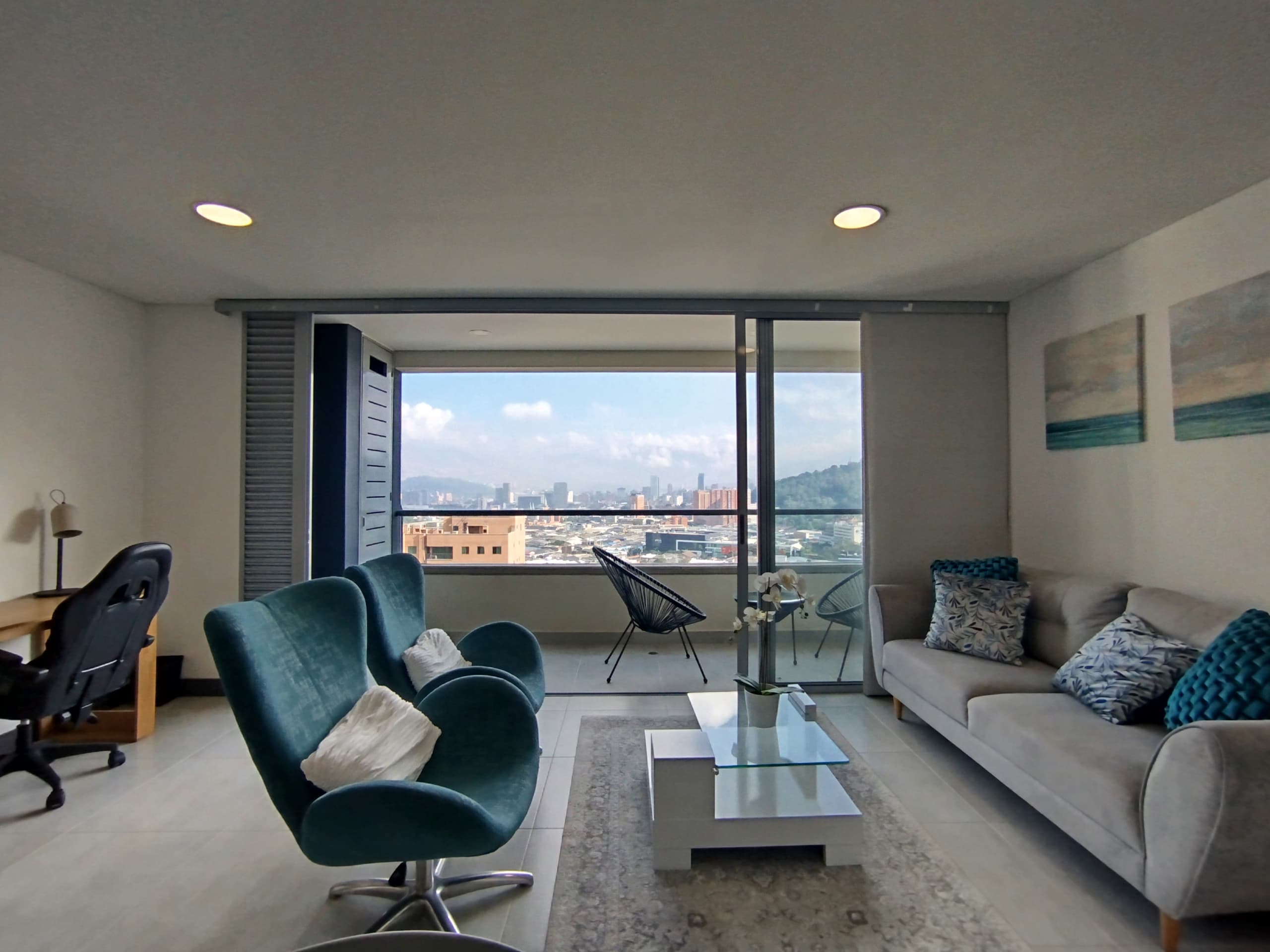 Apartamento en arriendo en Barrio Colombia, Poblado, Medellín — foto 1 de 20