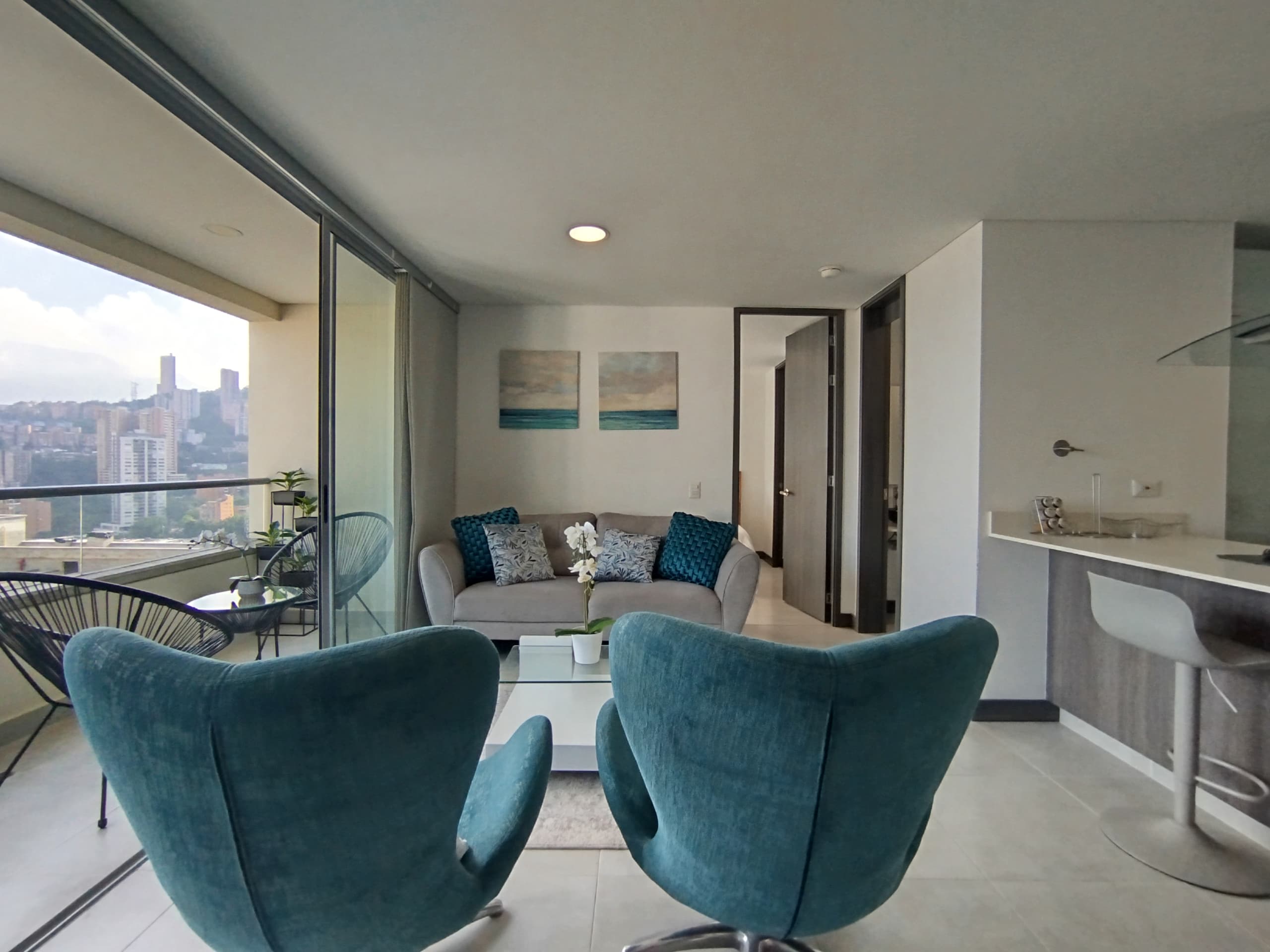 Apartamento en arriendo en Barrio Colombia, Poblado, Medellín — foto 3 de 20