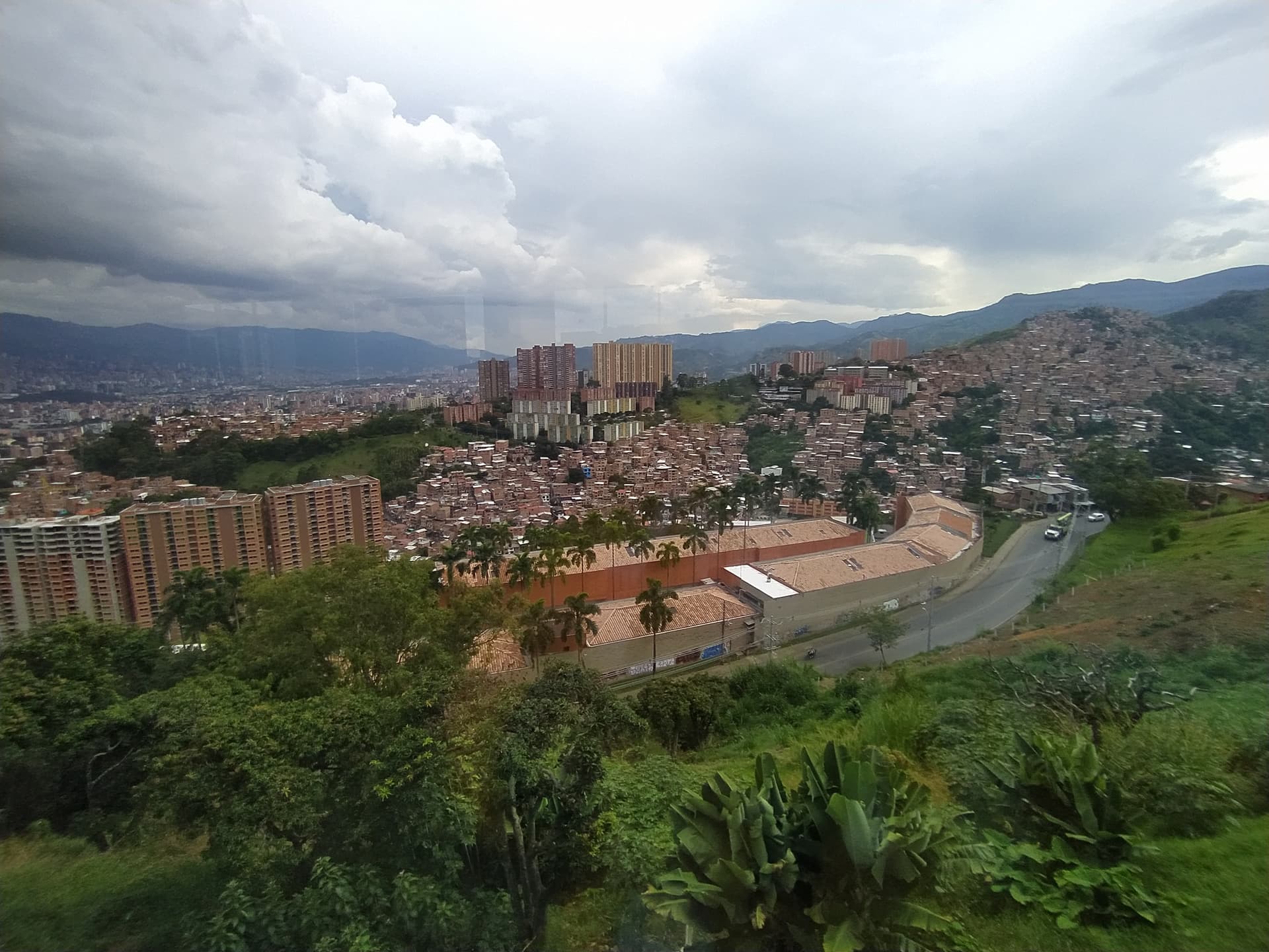 Bodega en arriendo en Robledo, Medellín — foto 1 de 14
