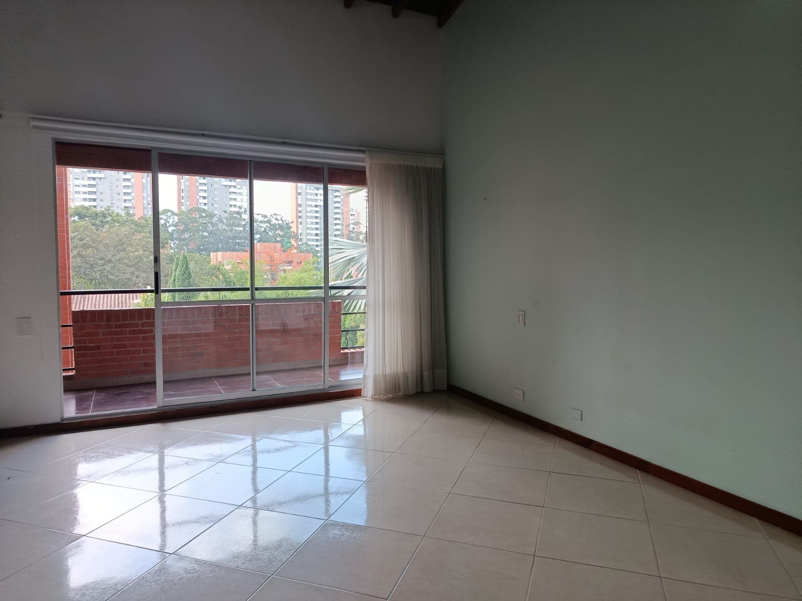 Casa Vivienda en arriendo en Transversal Intermedia, Poblado, Medellín — foto 3 de 20