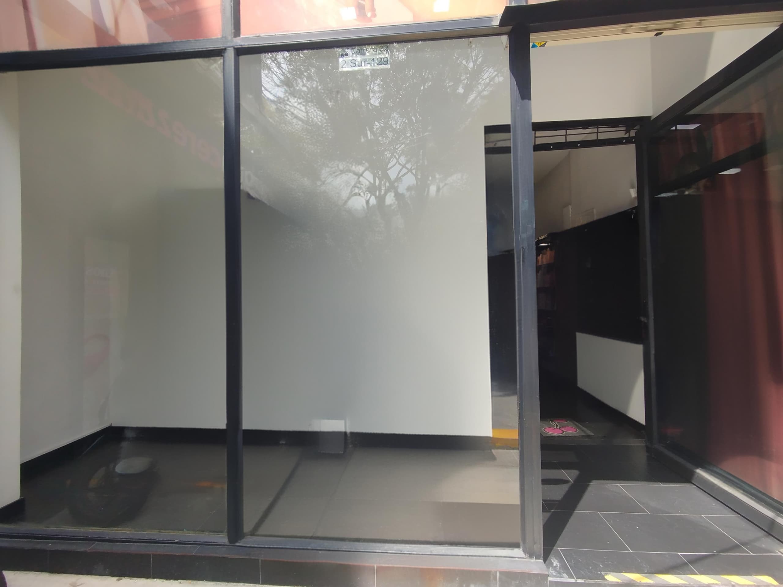 Local en arriendo en Vegas Del Poblado, Sur Oriental, Medellín — foto 1 de 18