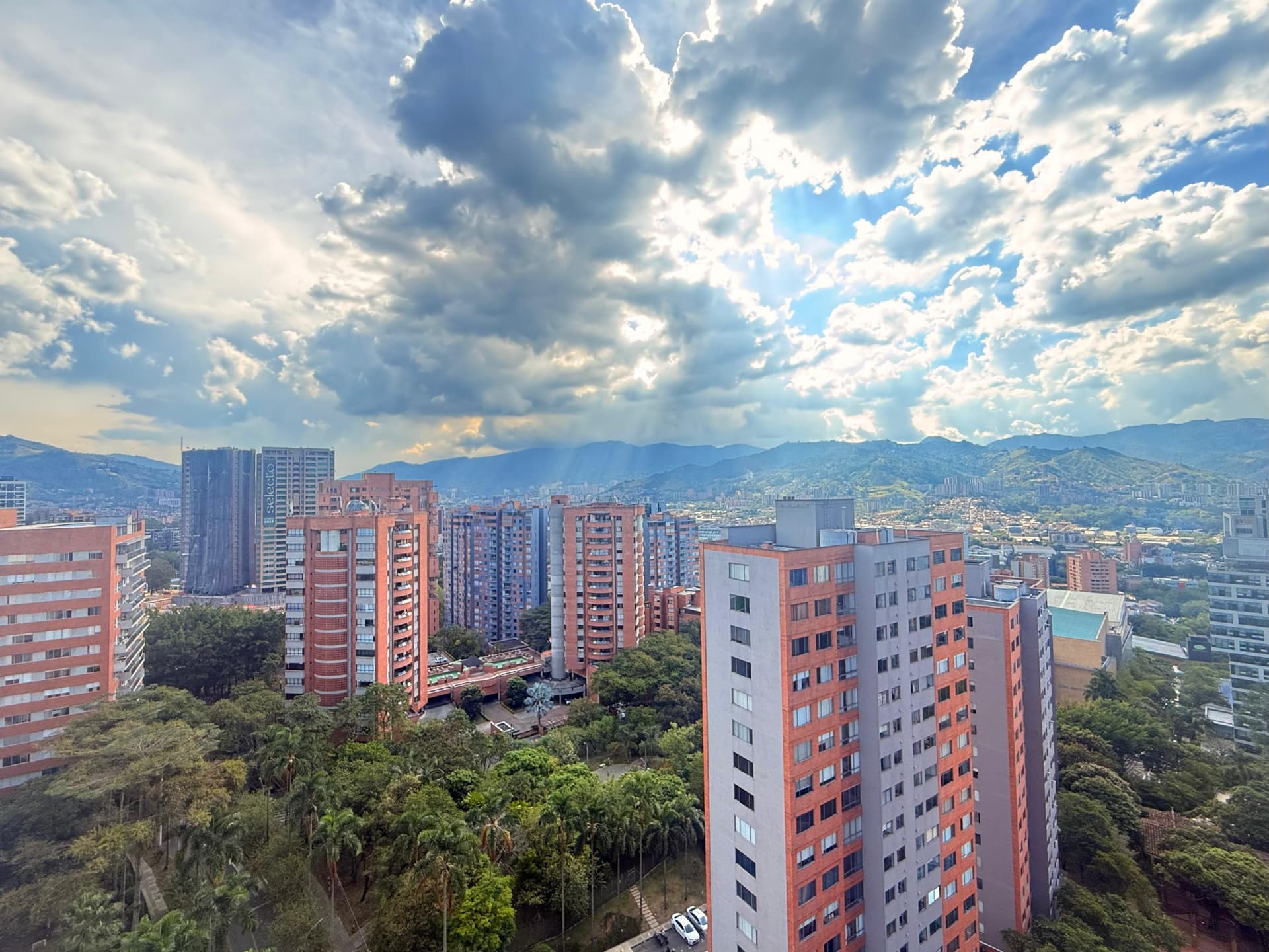 Apartamento en arriendo en Los Balsos, Poblado, Medellín — foto 1 de 20