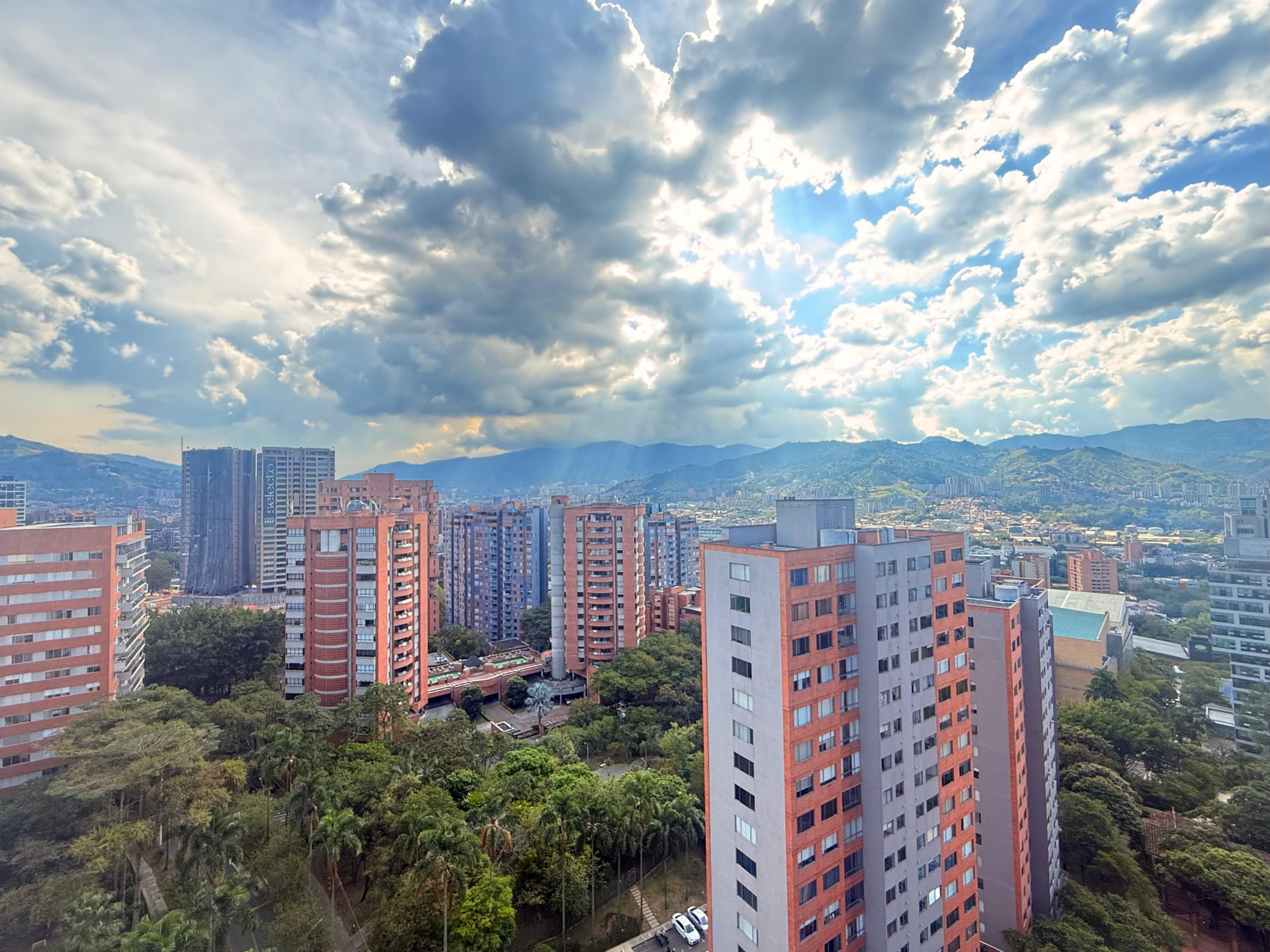 Apartamento en arriendo en Los Balsos, Poblado, Medellín — foto 1 de 20