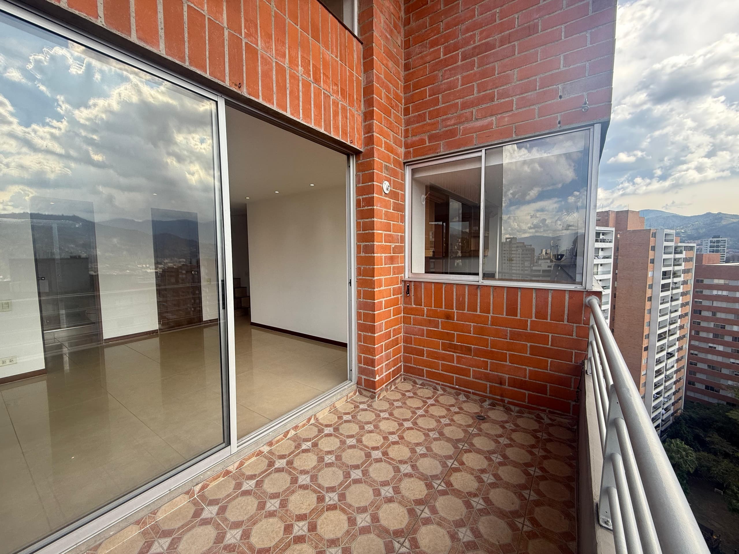Apartamento en arriendo en Los Balsos, Poblado, Medellín — foto 5 de 20