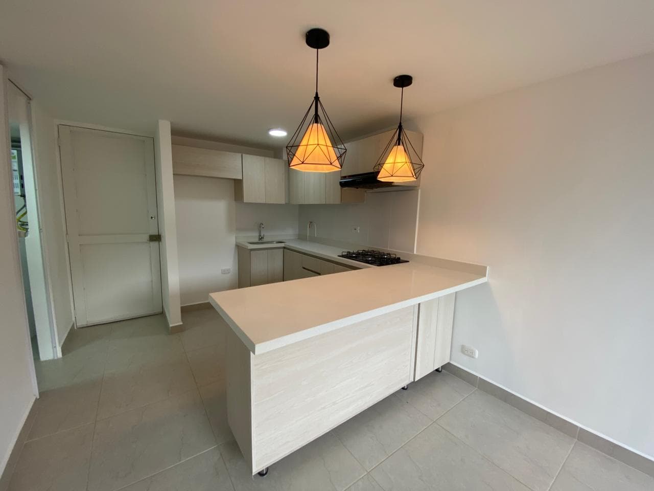 Apartamento en arriendo en Cañaveralejo, Sabaneta — foto 1 de 17