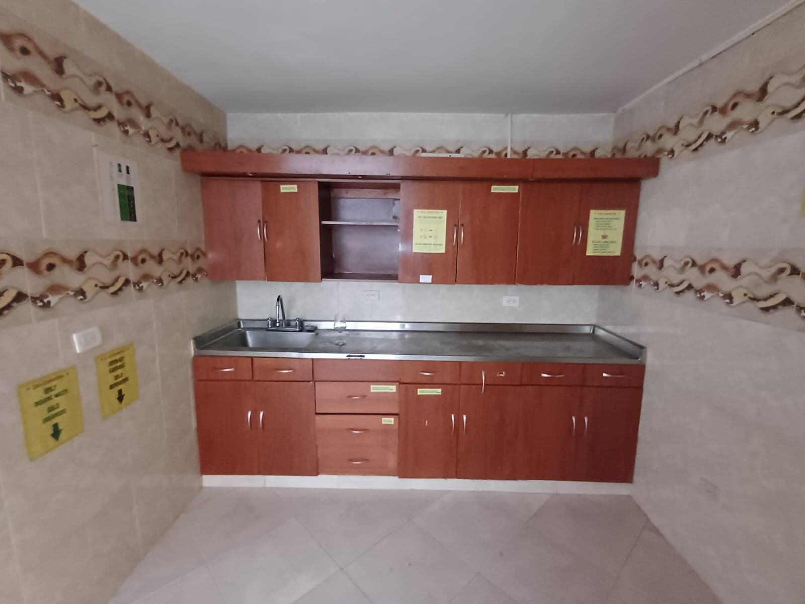 Casa Comercial en arriendo en Manila, Poblado, Medellín — foto 1 de 20
