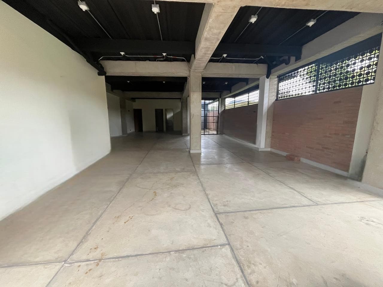 Local en arriendo en La Ceja — foto 2 de 20
