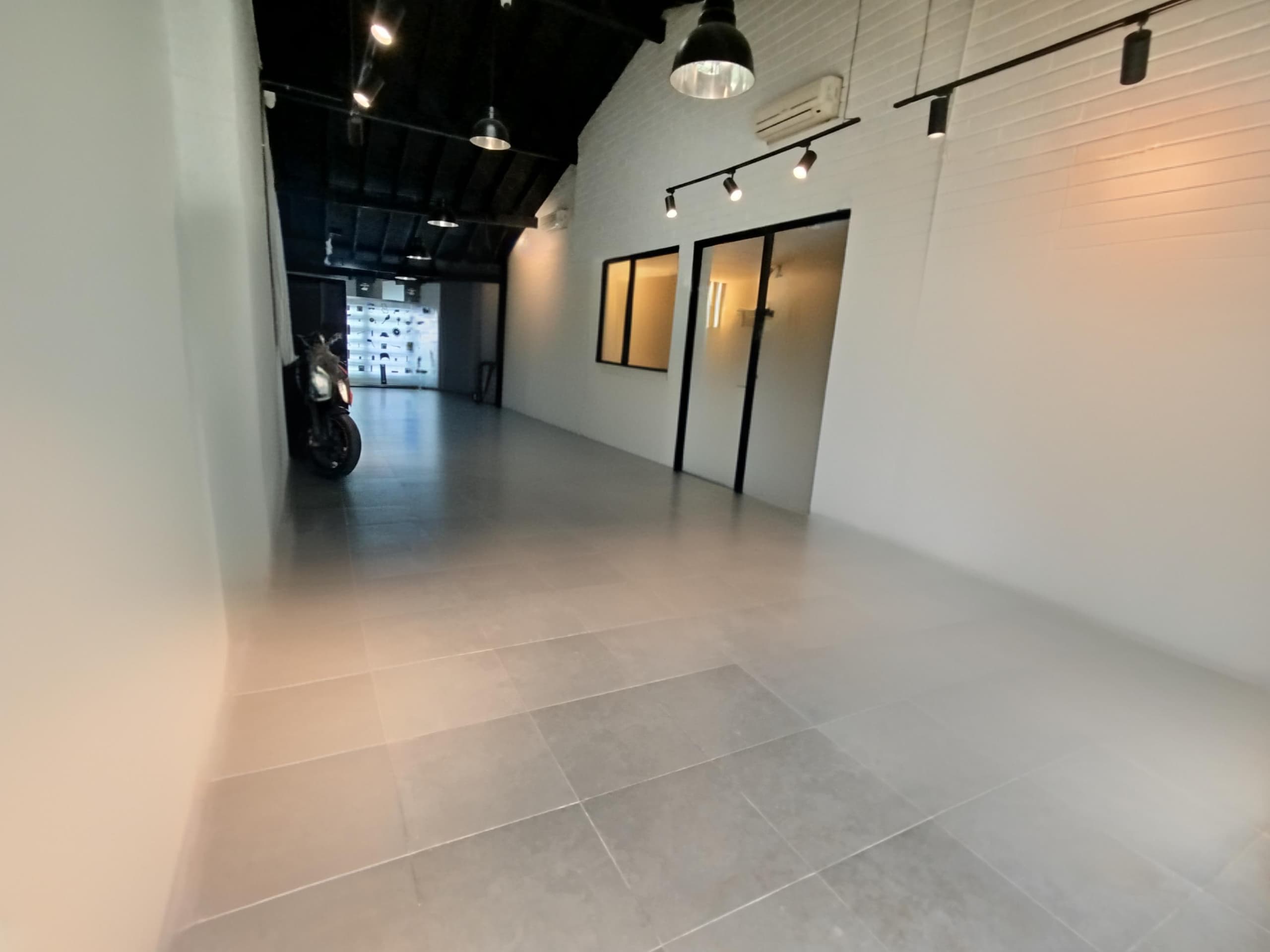 Local en arriendo en Los Balsos, Poblado, Medellín — foto 4 de 12