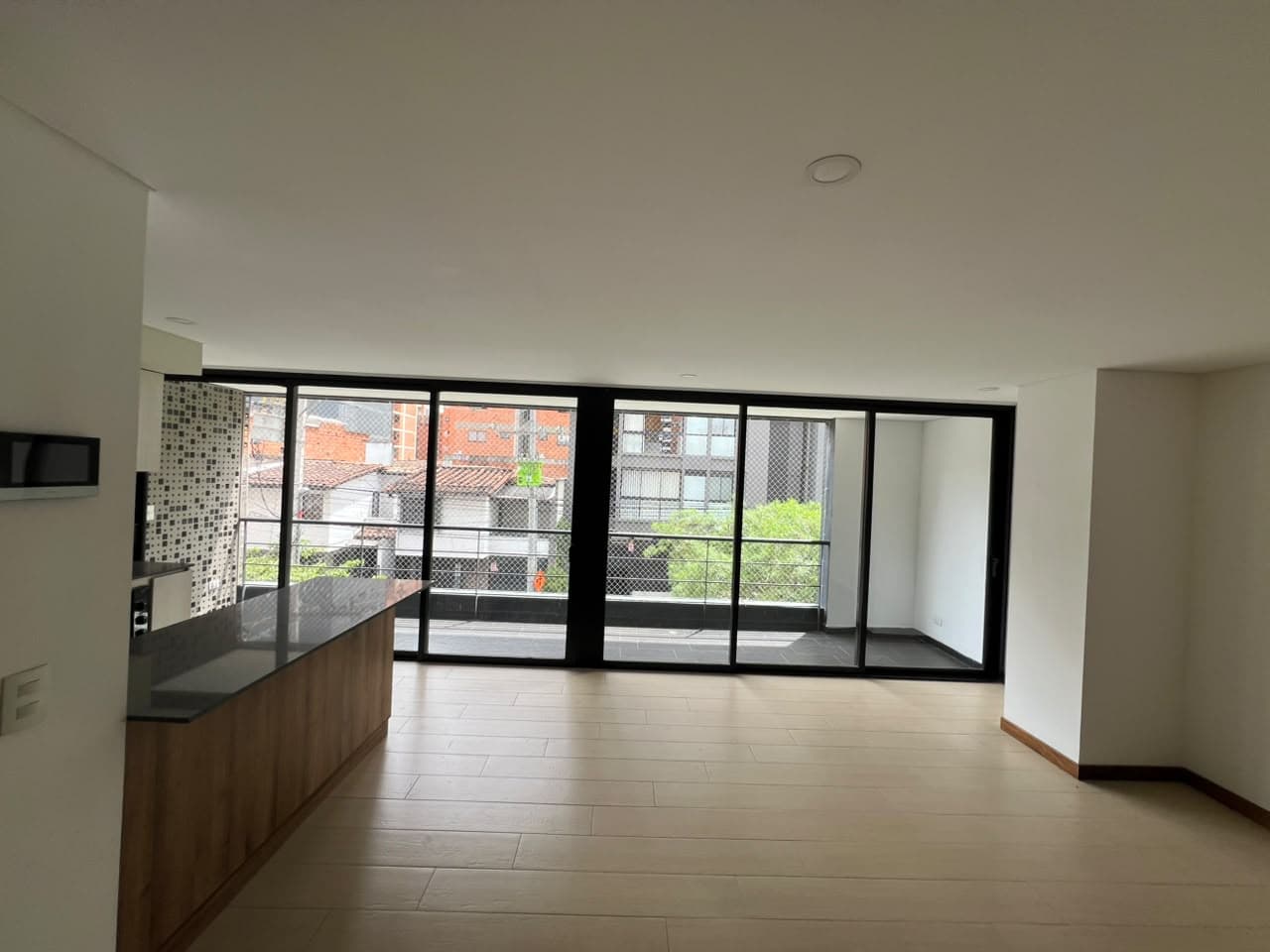 Apartamento en arriendo en Los Conquistadores, Laureles, Medellín — foto 2 de 20