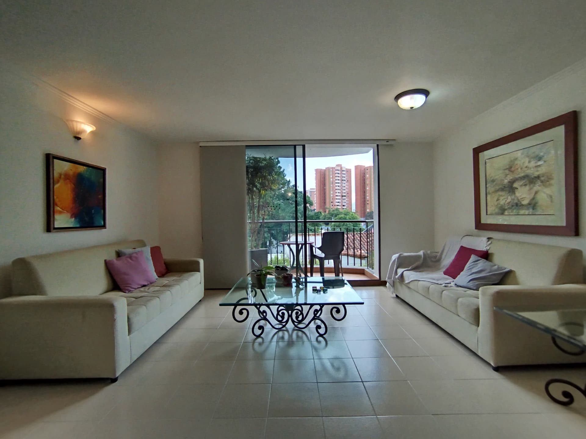 Apartamento en arriendo en Los Gonzalez, Poblado, Medellín — foto 1 de 20