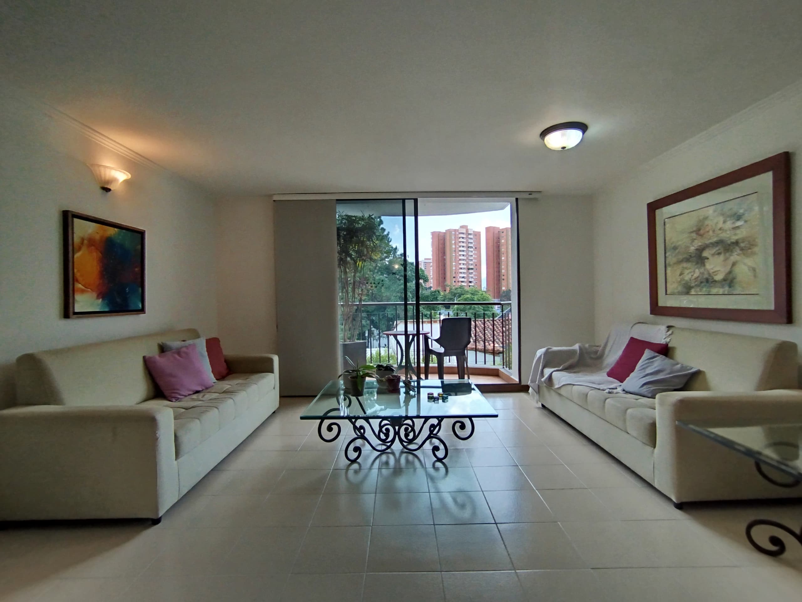 Apartamento en arriendo en Los Gonzalez, Poblado, Medellín — foto 1 de 20