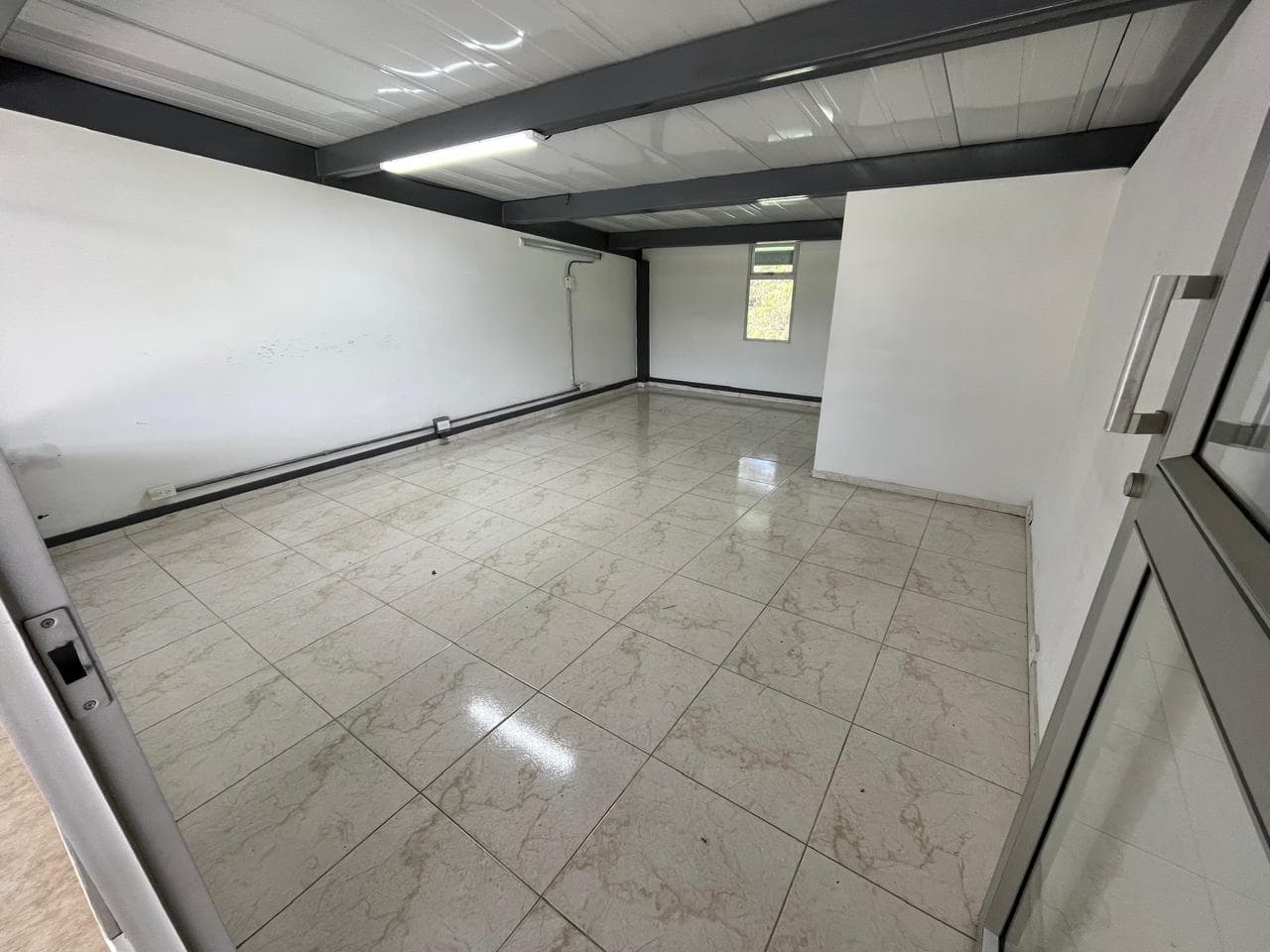 Local en arriendo en La Ceja — foto 3 de 12