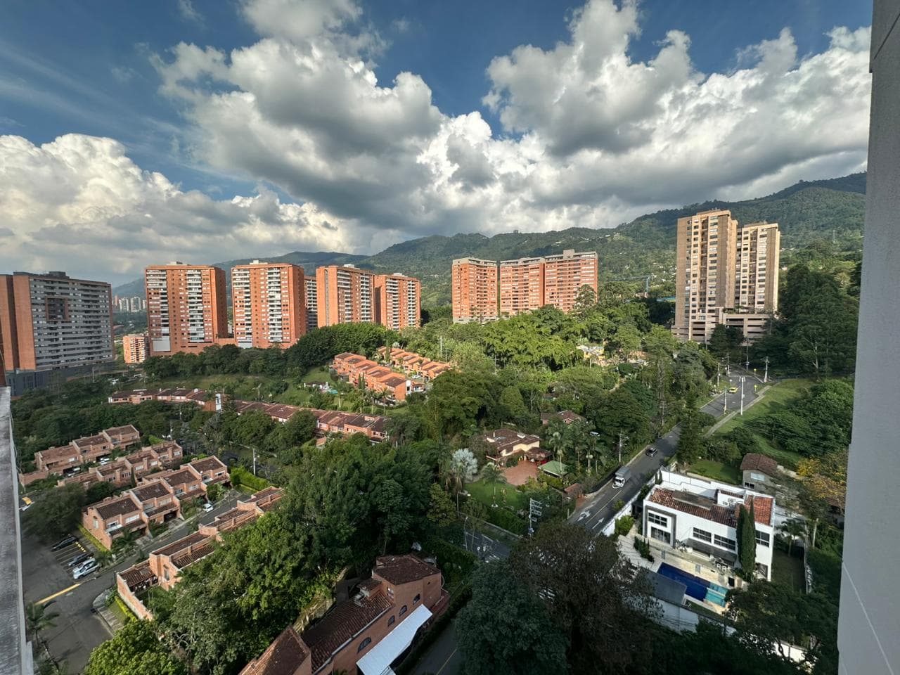 Apartamento en arriendo en Loma De Las Brujas, Envigado — foto 1 de 20