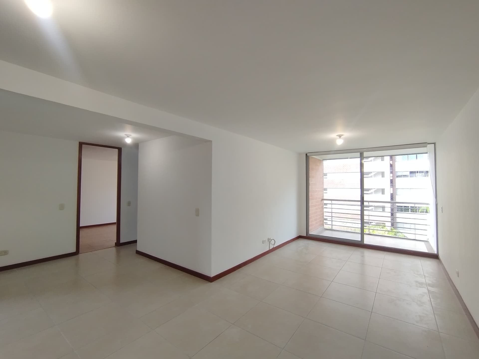 Apartamento en arriendo en Castropol, Poblado, Medellín — foto 1 de 20