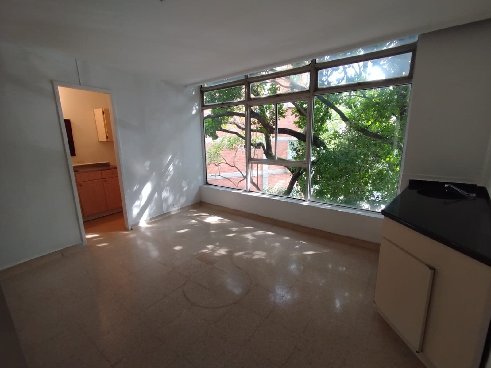 Oficina en arriendo en Laureles, Medellín — foto 4 de 12