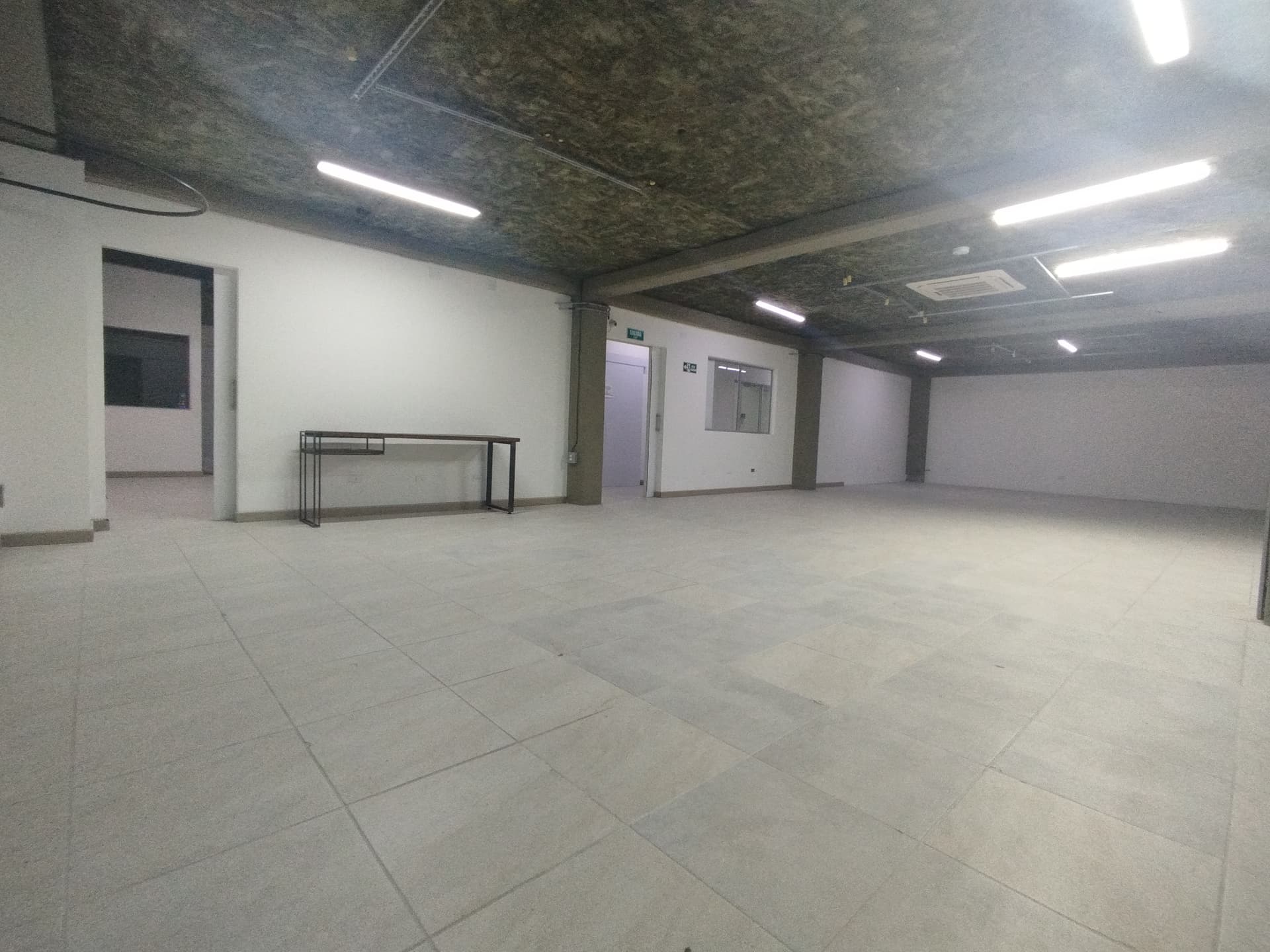 Oficina en arriendo en Simón Bolívar, Itagui — foto 1 de 18