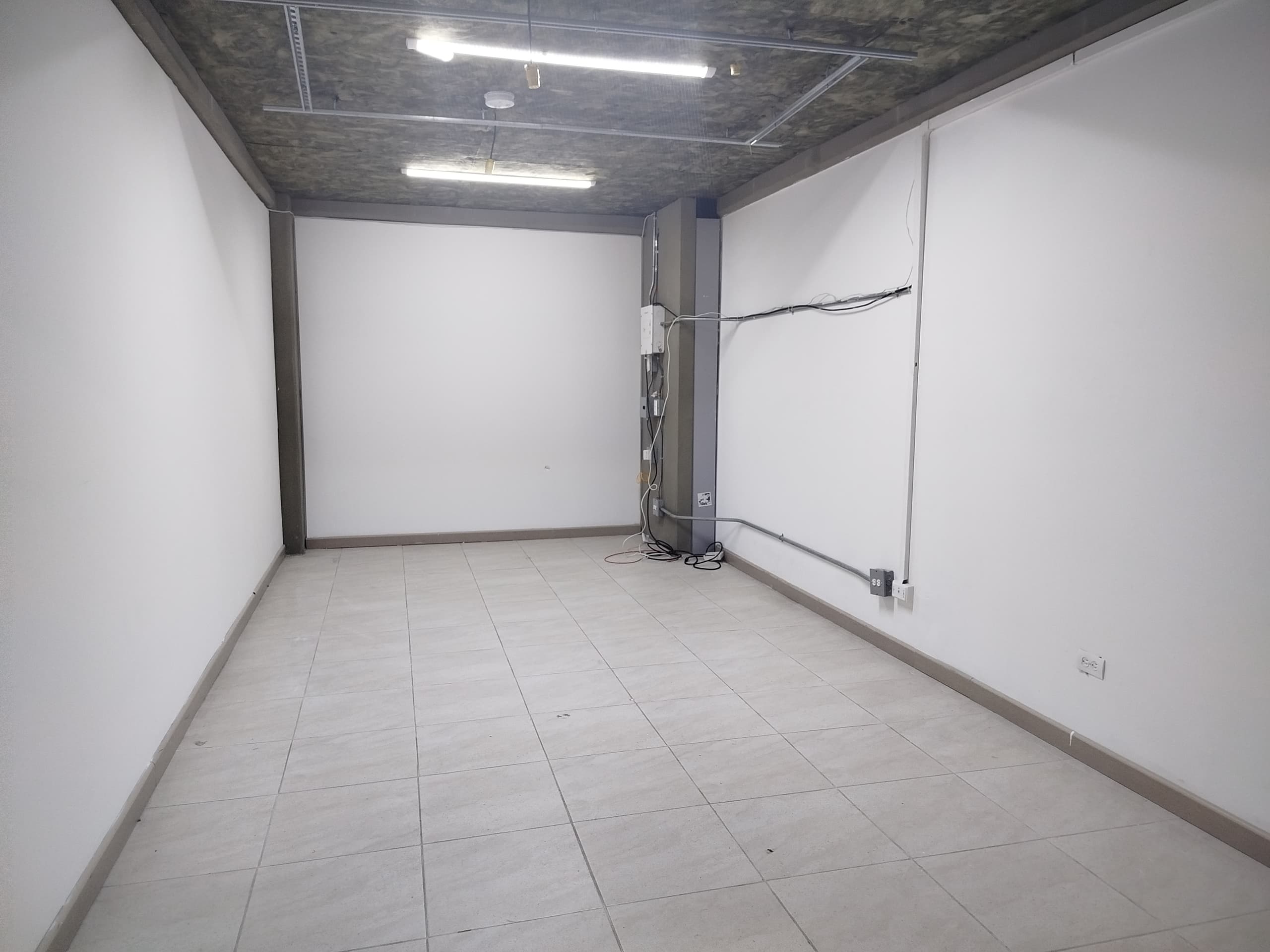Oficina en arriendo en Simón Bolívar, Itagui — foto 2 de 18