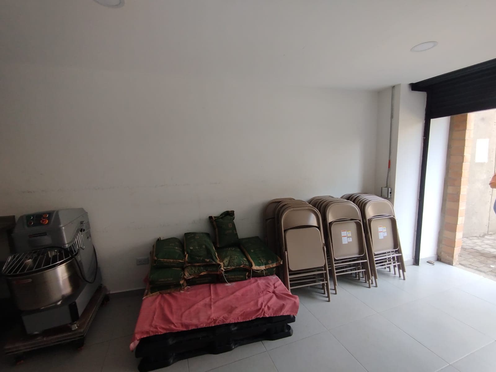 Local en arriendo en Belen, Medellín — foto 4 de 8