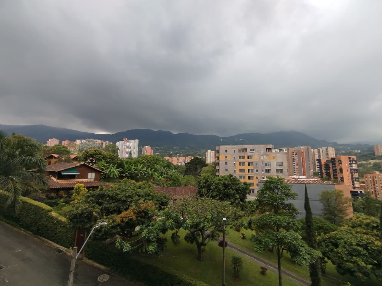 Apartamento en arriendo en La Inmaculada, Envigado — foto 1 de 20