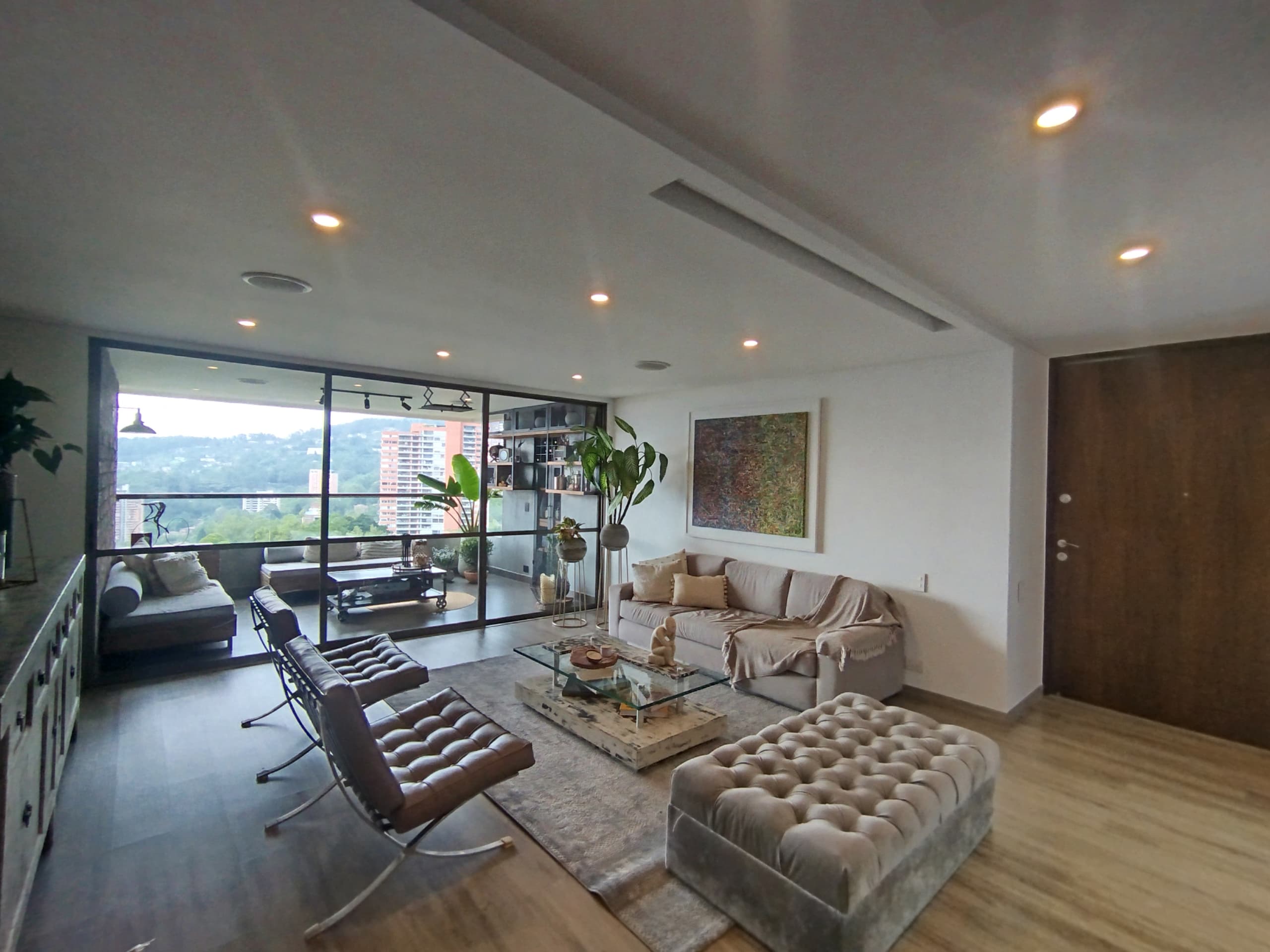 Apartamento en arriendo en La Calera, Poblado, Medellín — foto 2 de 20
