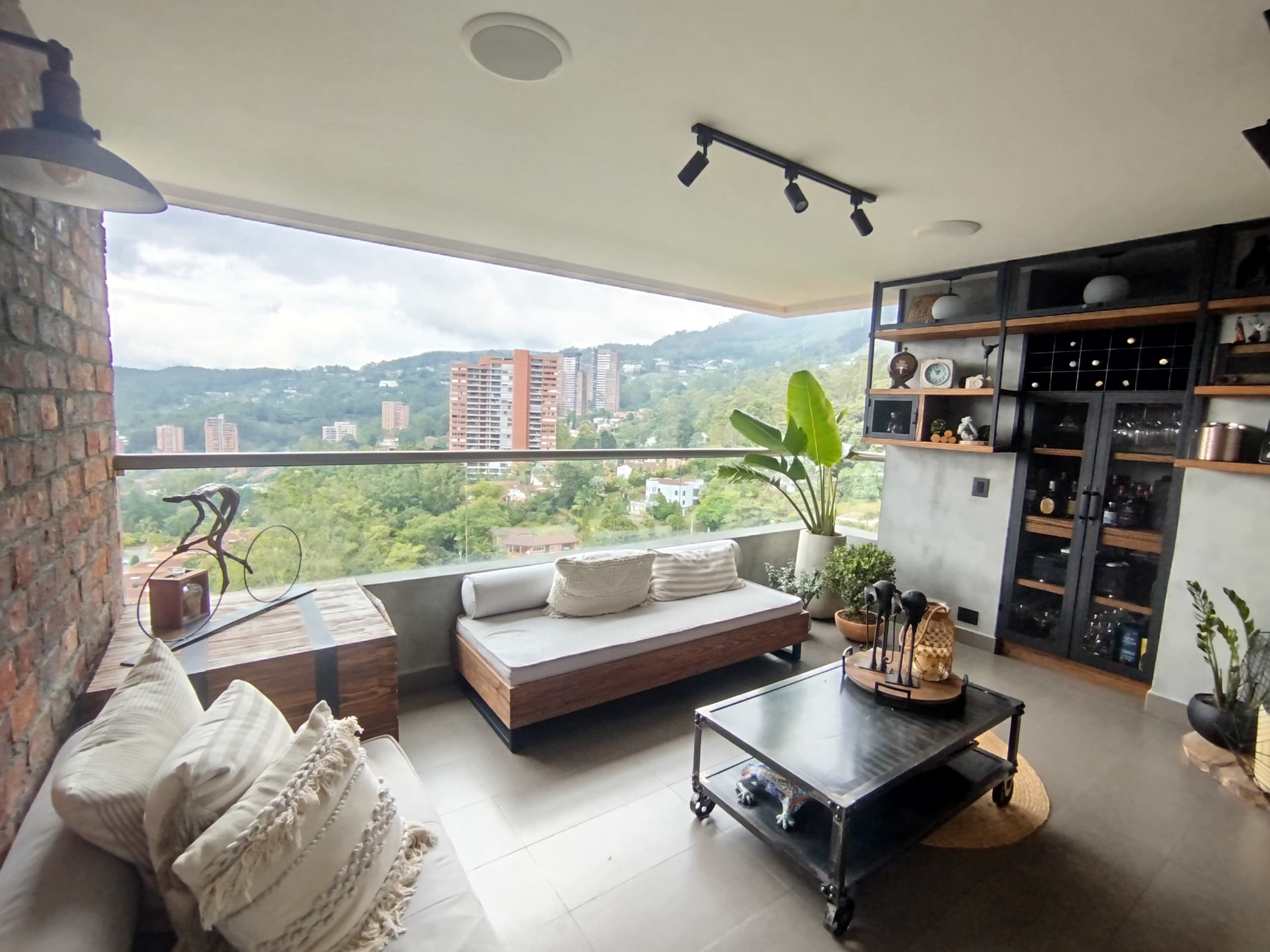 Apartamento en arriendo en La Calera, Poblado, Medellín — foto 5 de 20