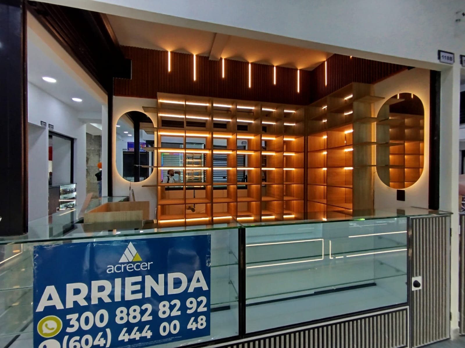 Local en arriendo en Med, Centro, Medellín — foto 1 de 9