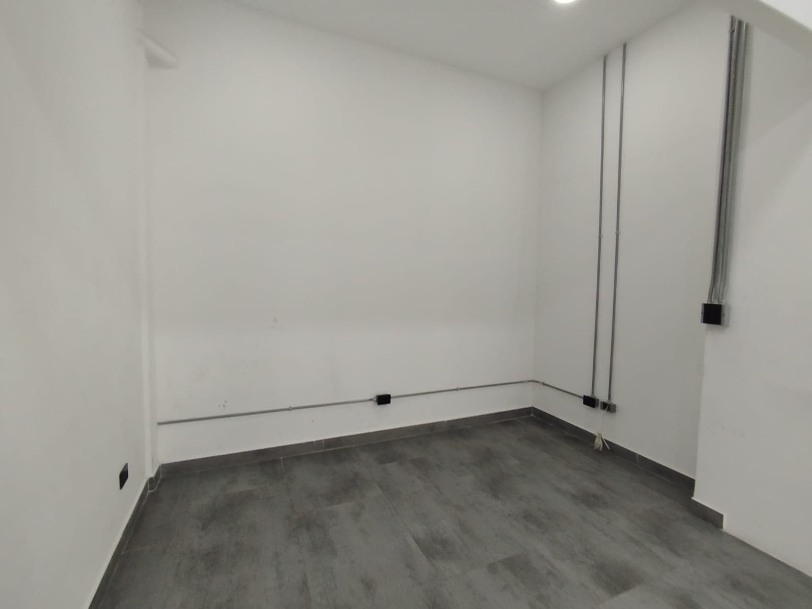 Local en arriendo en Med, Centro, Medellín — foto 1 de 8