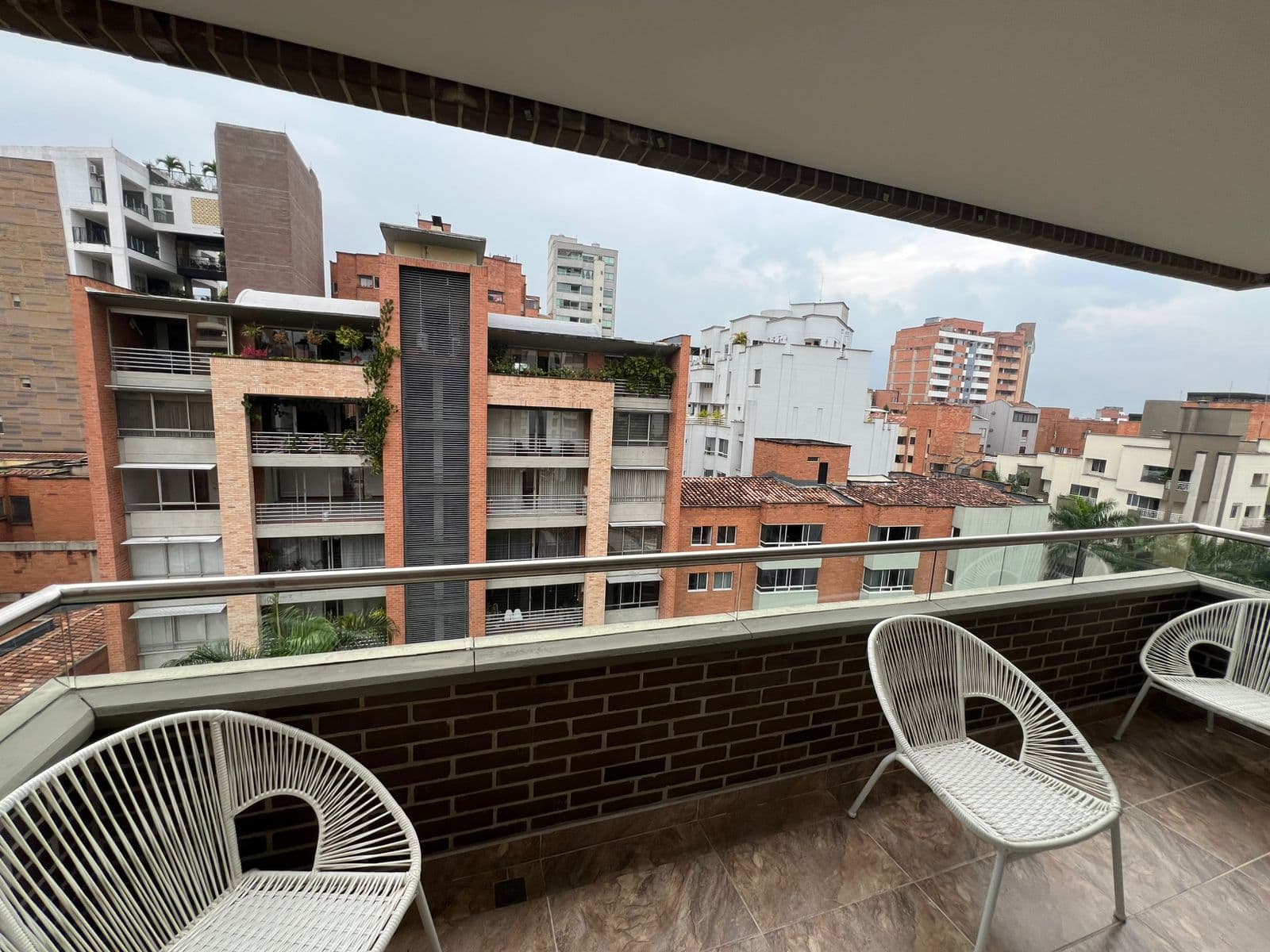 Apartamento en arriendo en Laureles, Medellín — foto 3 de 15