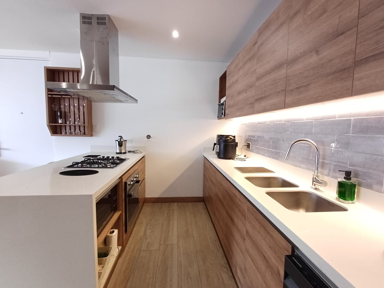 Apartaestudio en arriendo en Ciudad Del Rio, Medellín — foto 2 de 20