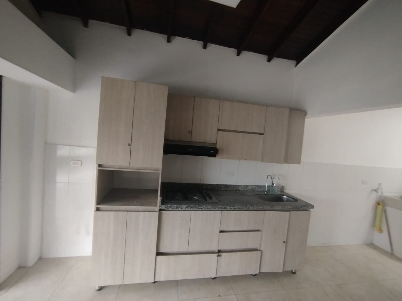 Casa Comercial en arriendo en Belen La Castellana, Suroccidental, Medellín — foto 4 de 20