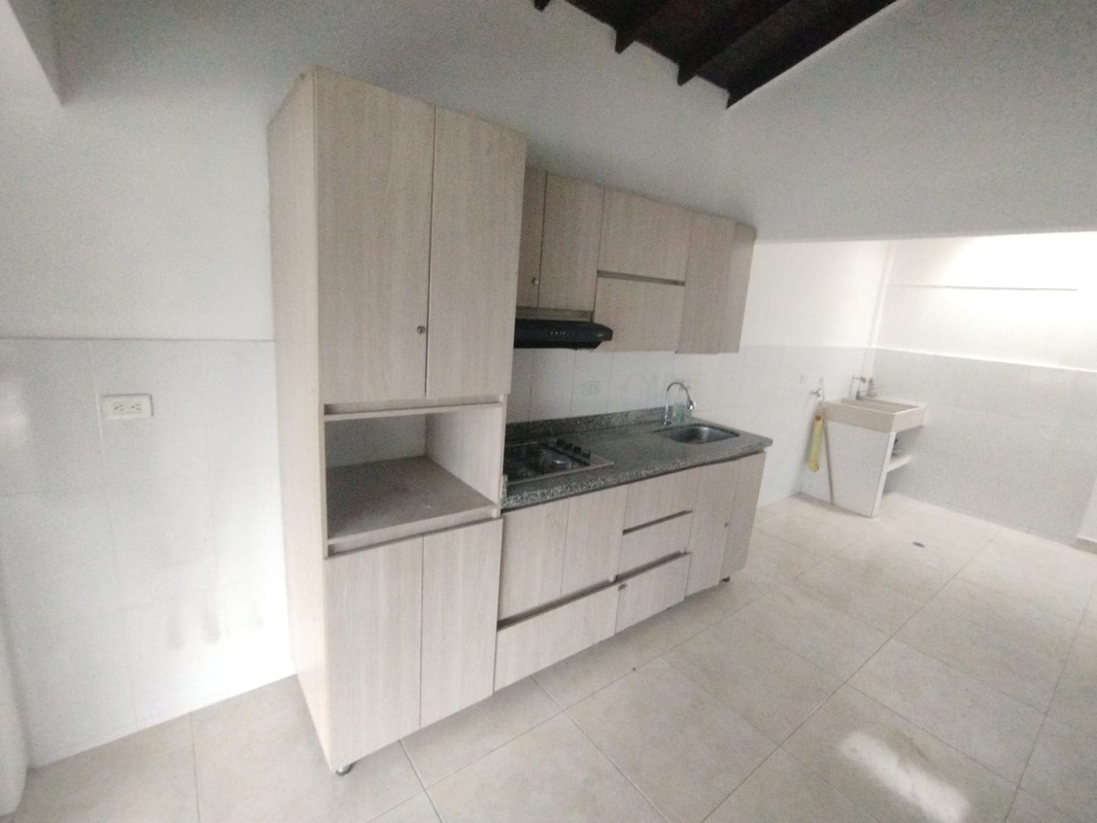 Casa Comercial en arriendo en Belen La Castellana, Suroccidental, Medellín — foto 5 de 20