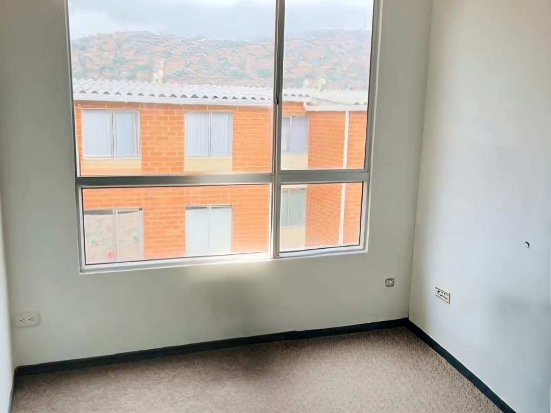 Apartamento en arriendo en San Mateo, Soacha — foto 1 de 15
