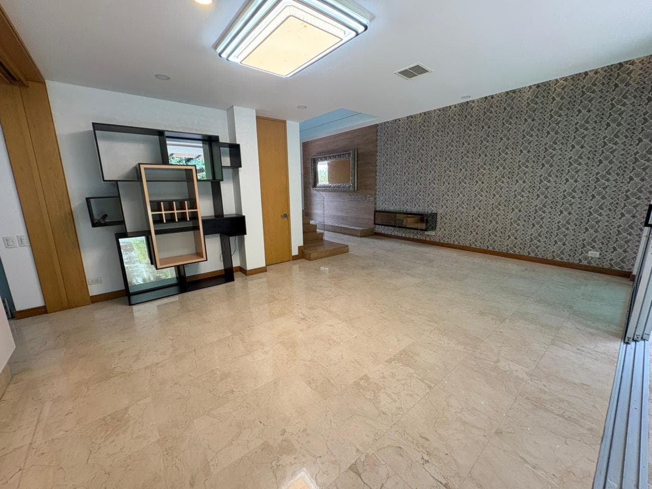 Casa Vivienda en arriendo en Loma El Atravezado, Envigado — foto 2 de 20