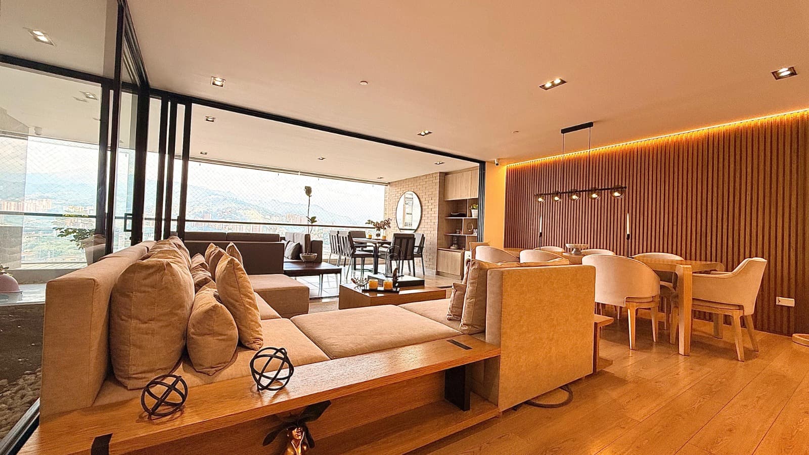 Apartamento en arriendo en Santa María De Los Ángeles, Poblado, Medellín — foto 3 de 20