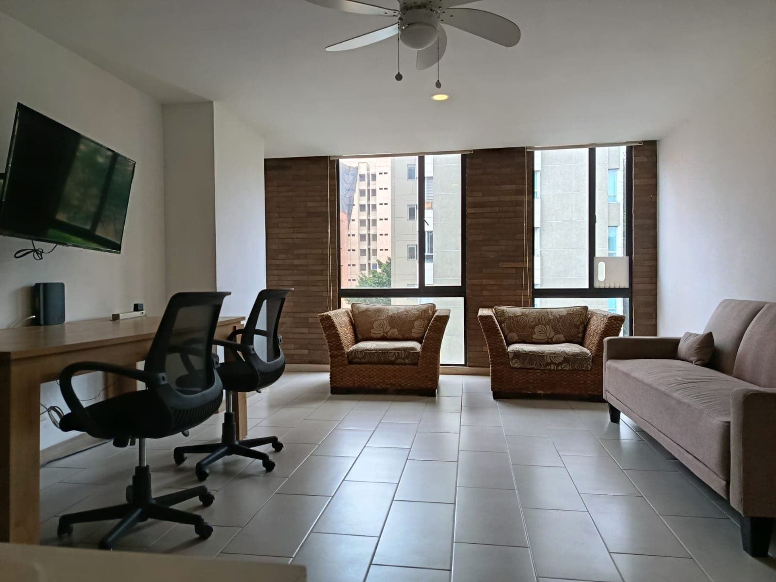 Apartamento en arriendo en Laureles, Medellín — foto 1 de 13