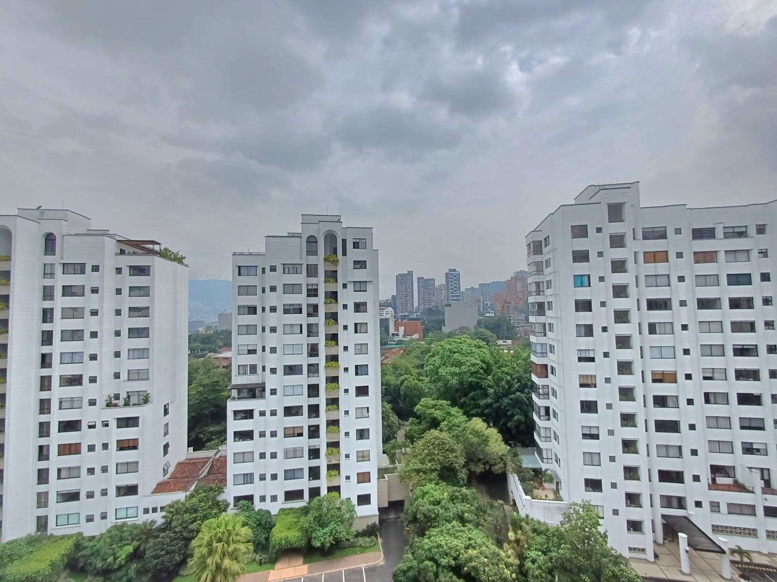 Apartamento en arriendo en La Tomatera, Poblado, Medellín — foto 3 de 20